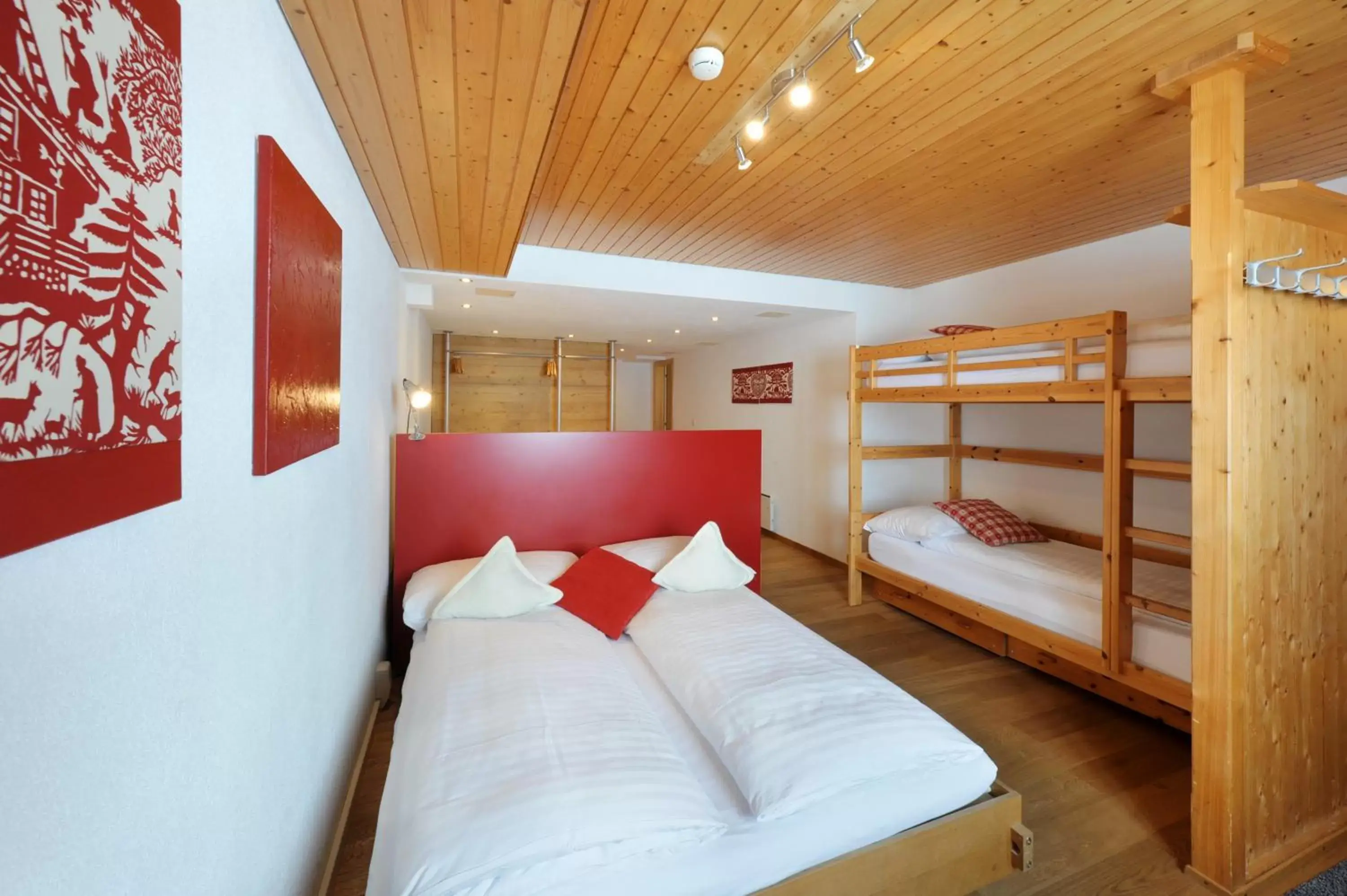 Photo of the whole room, Bunk Bed in Alpinhotel Bort