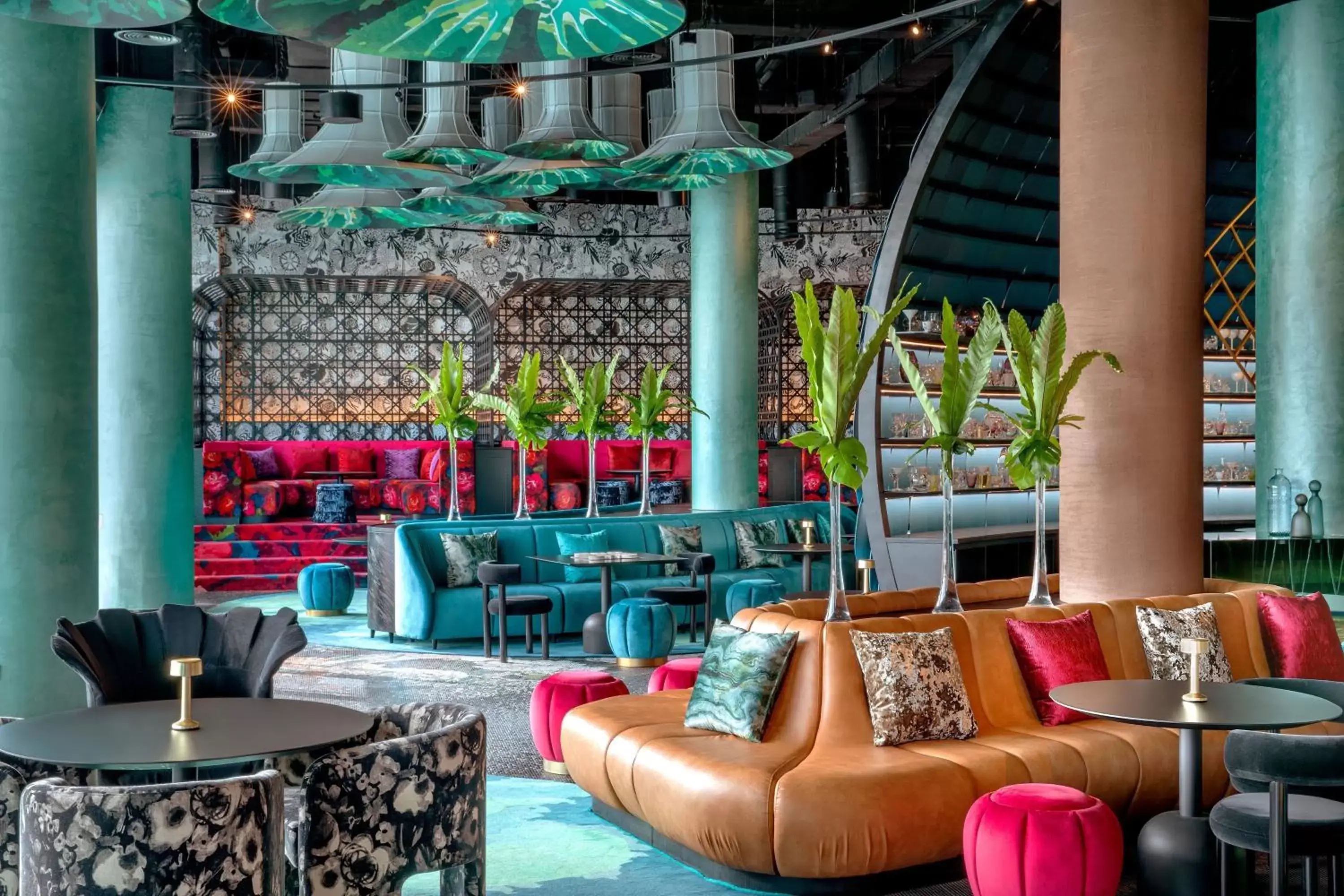 Lounge or bar in W Abu Dhabi - Yas Island