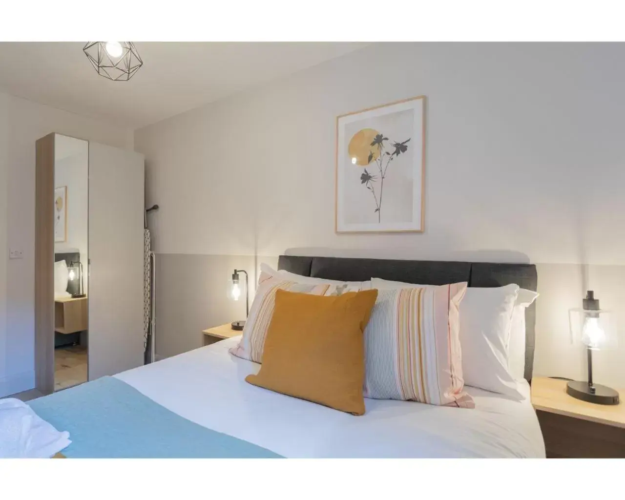 Bedroom, Bed in Central Belfast Apartments Camden Street