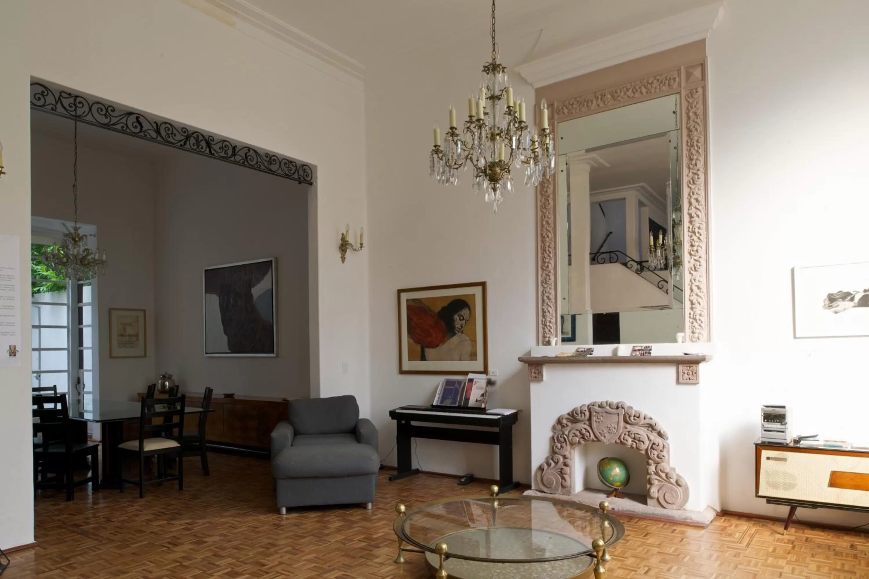 Communal lounge/ TV room, Seating Area in Casa Comtesse