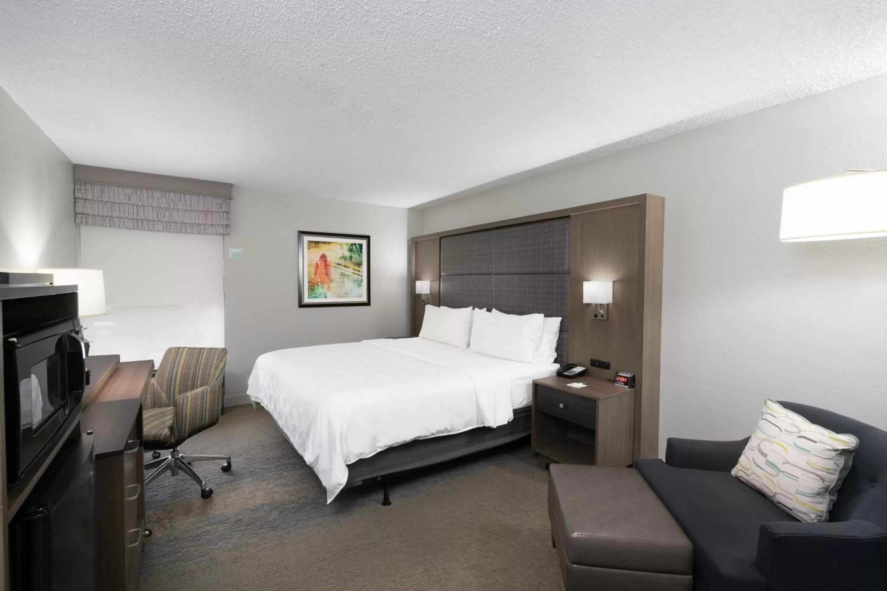 Photo of the whole room, Bed in Holiday Inn Huntsville - Research Park, an IHG Hotel