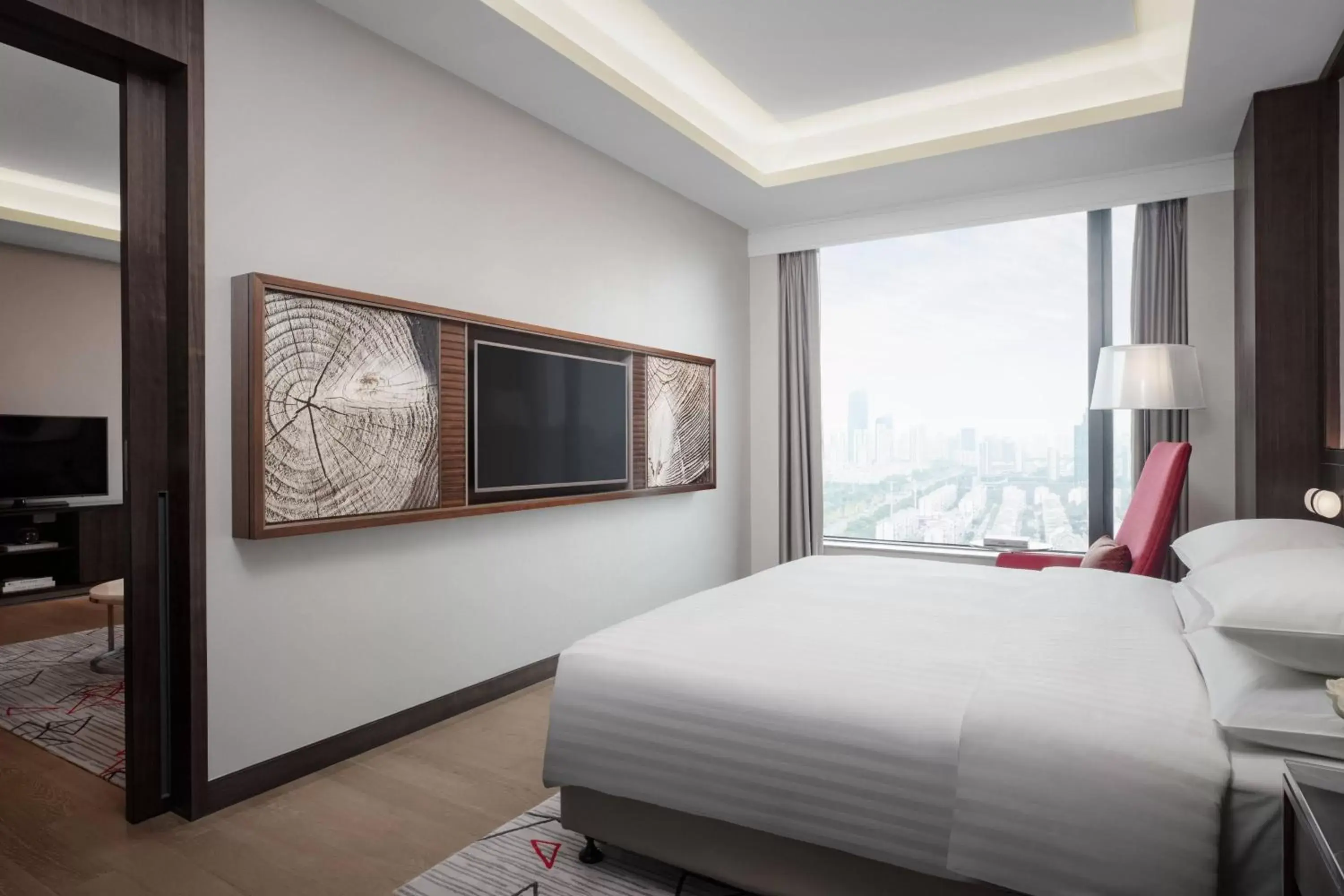 Bedroom, TV/Entertainment Center in Courtyard by Marriott Suzhou Mudu