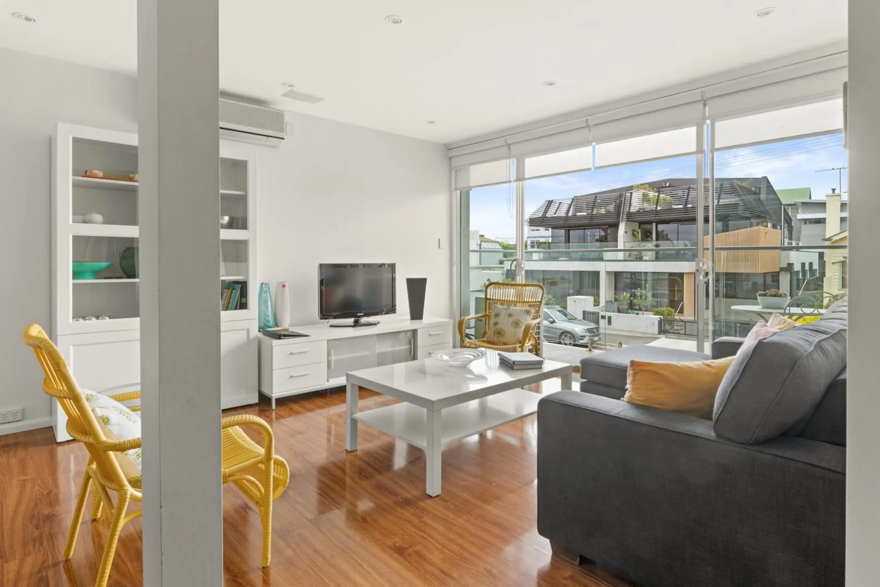 Living room, Seating Area in Captains Retreat Apartments and Cottages