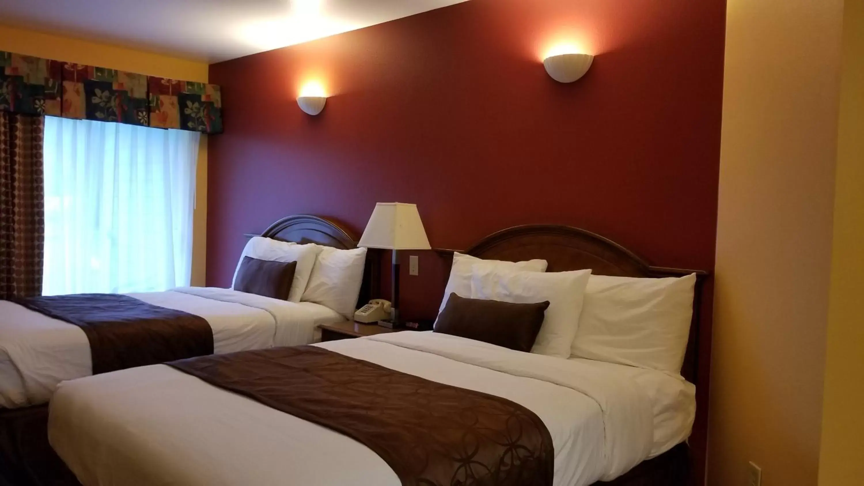 Photo of the whole room, Bed in Dew Drop Inn Photo of the whole room, Bed in Dew Drop Inn