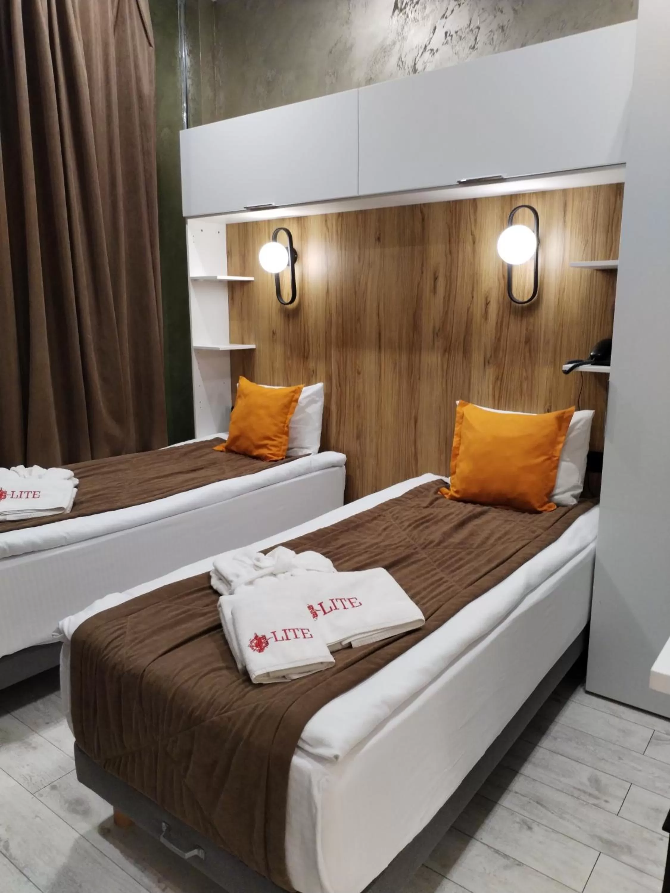 Bed in E-lite& Meatador