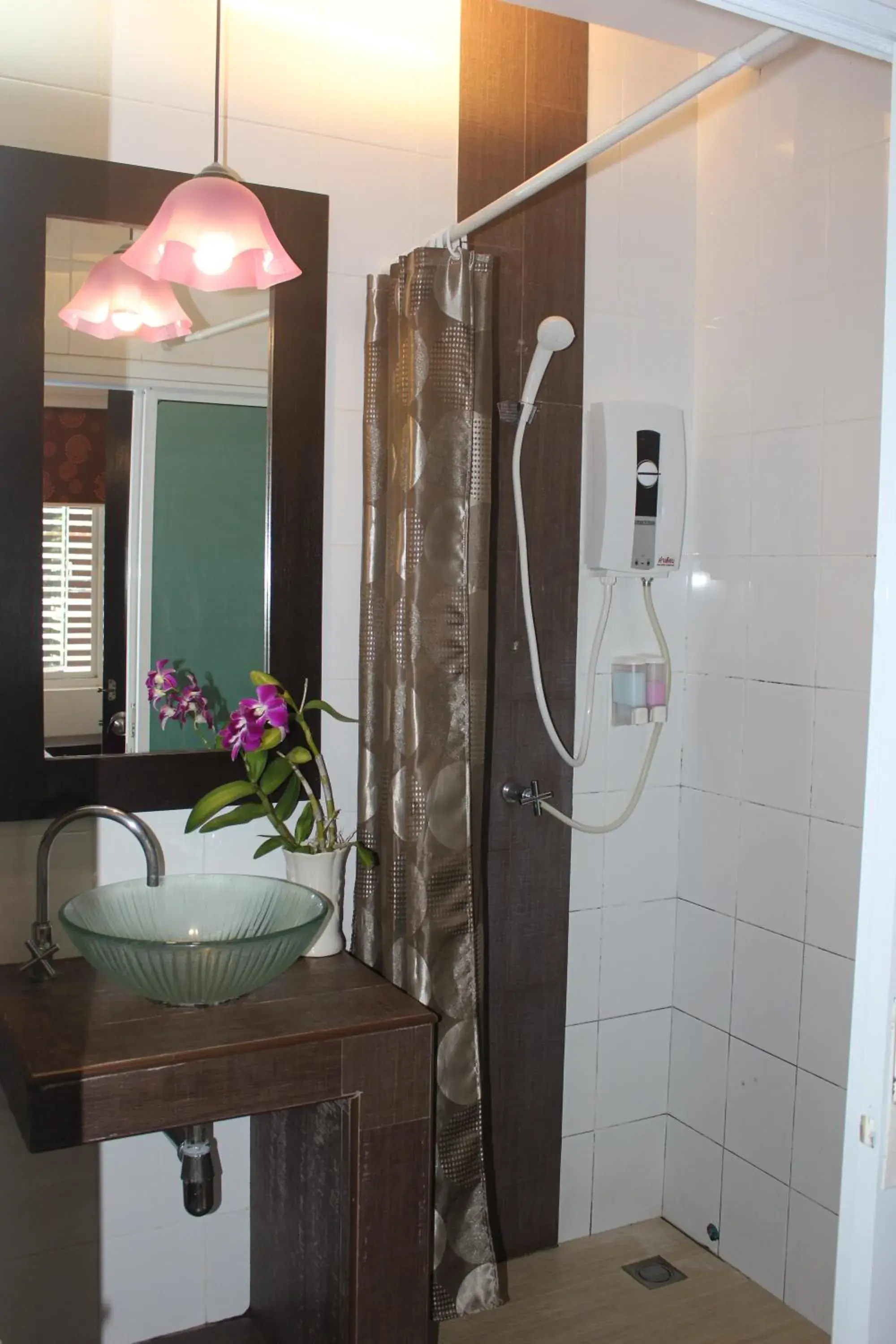 Shower, Bathroom in Queen Boutique Hotel