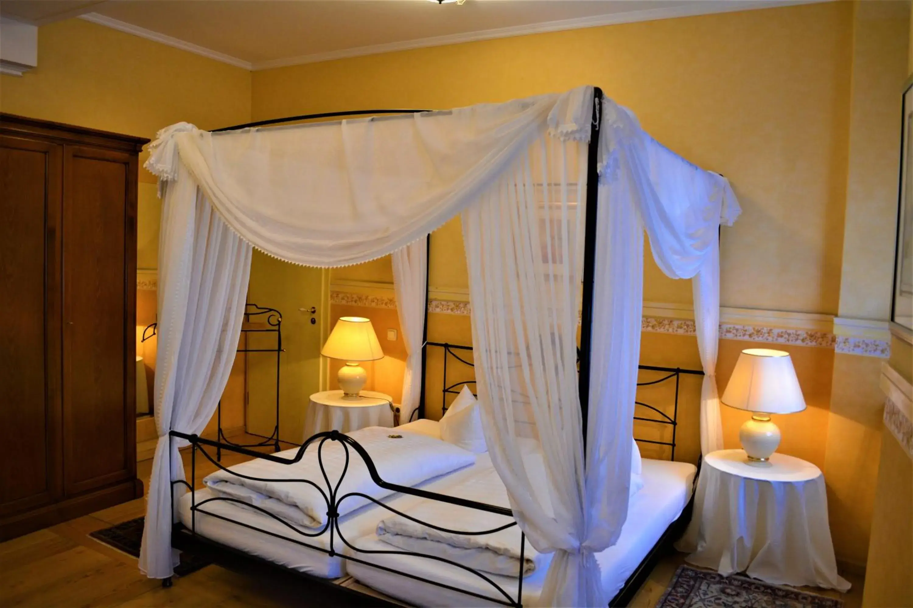 Bed in Die Kronacher Stadthotels