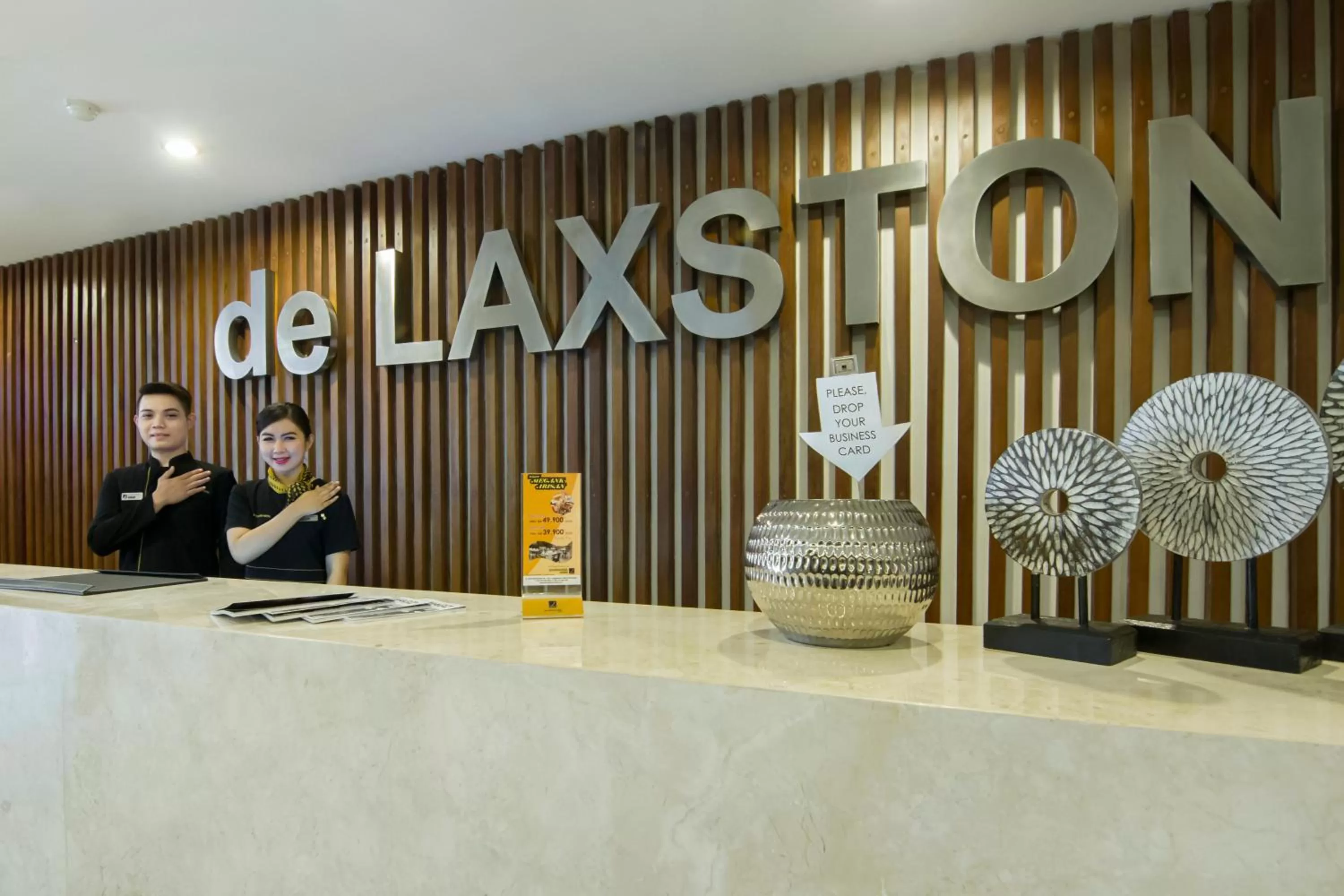 Lobby or reception in De Laxston Hotel Yogyakarta, Azana Hotels Collection