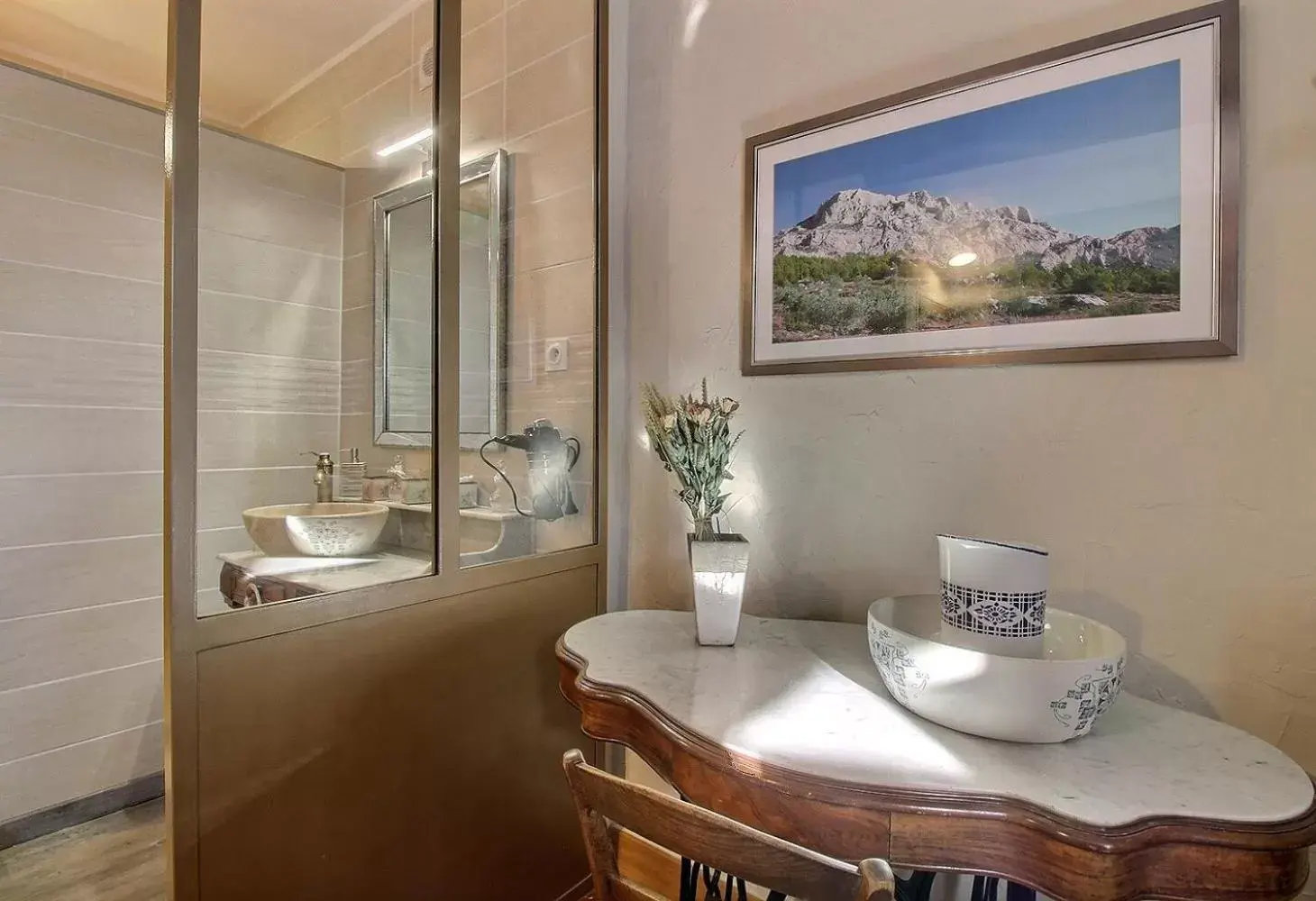 Bedroom, Bathroom in LE MAS COTHY en Provence