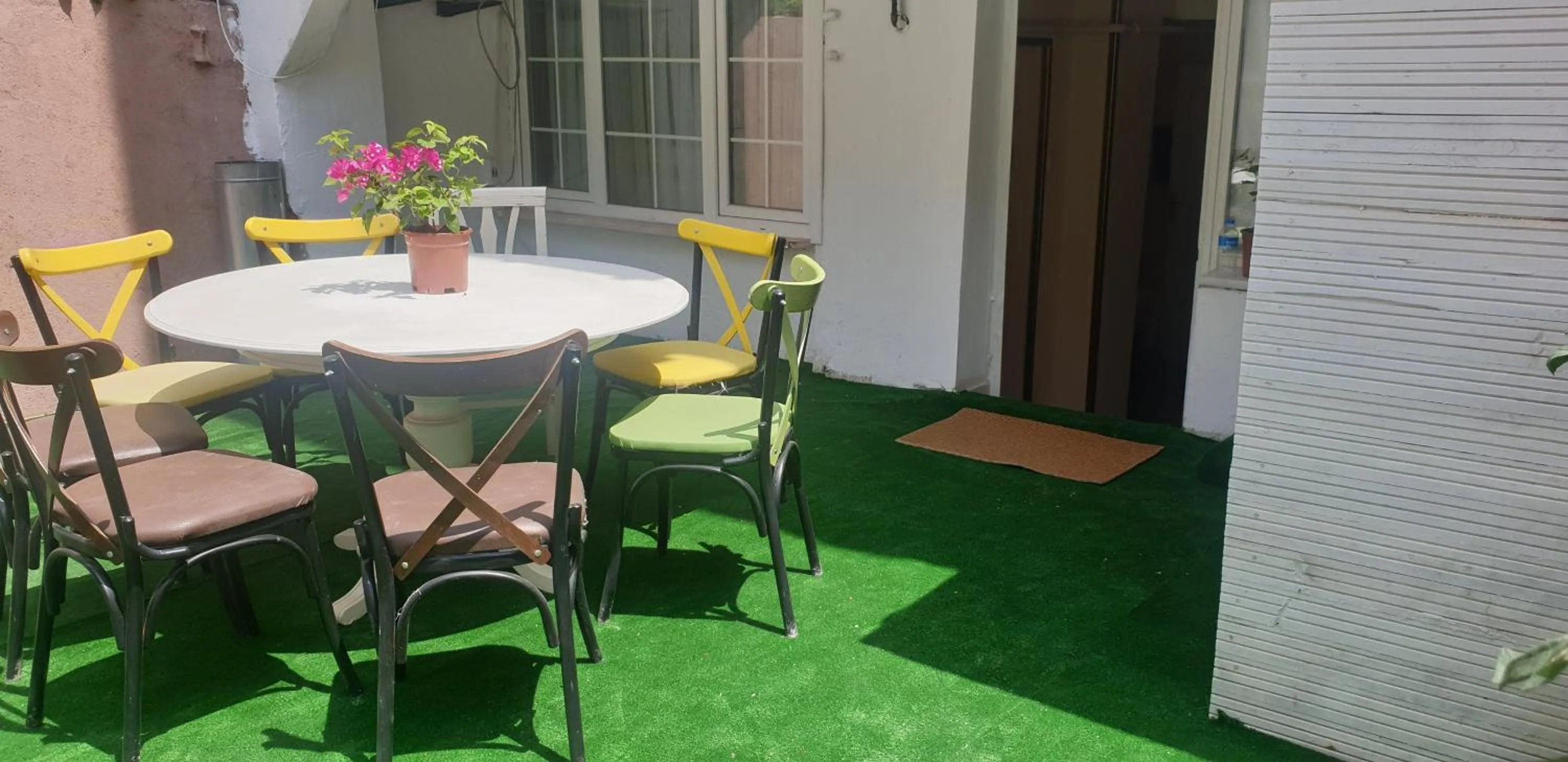 Patio in Paris Garden Hotel Istanbul