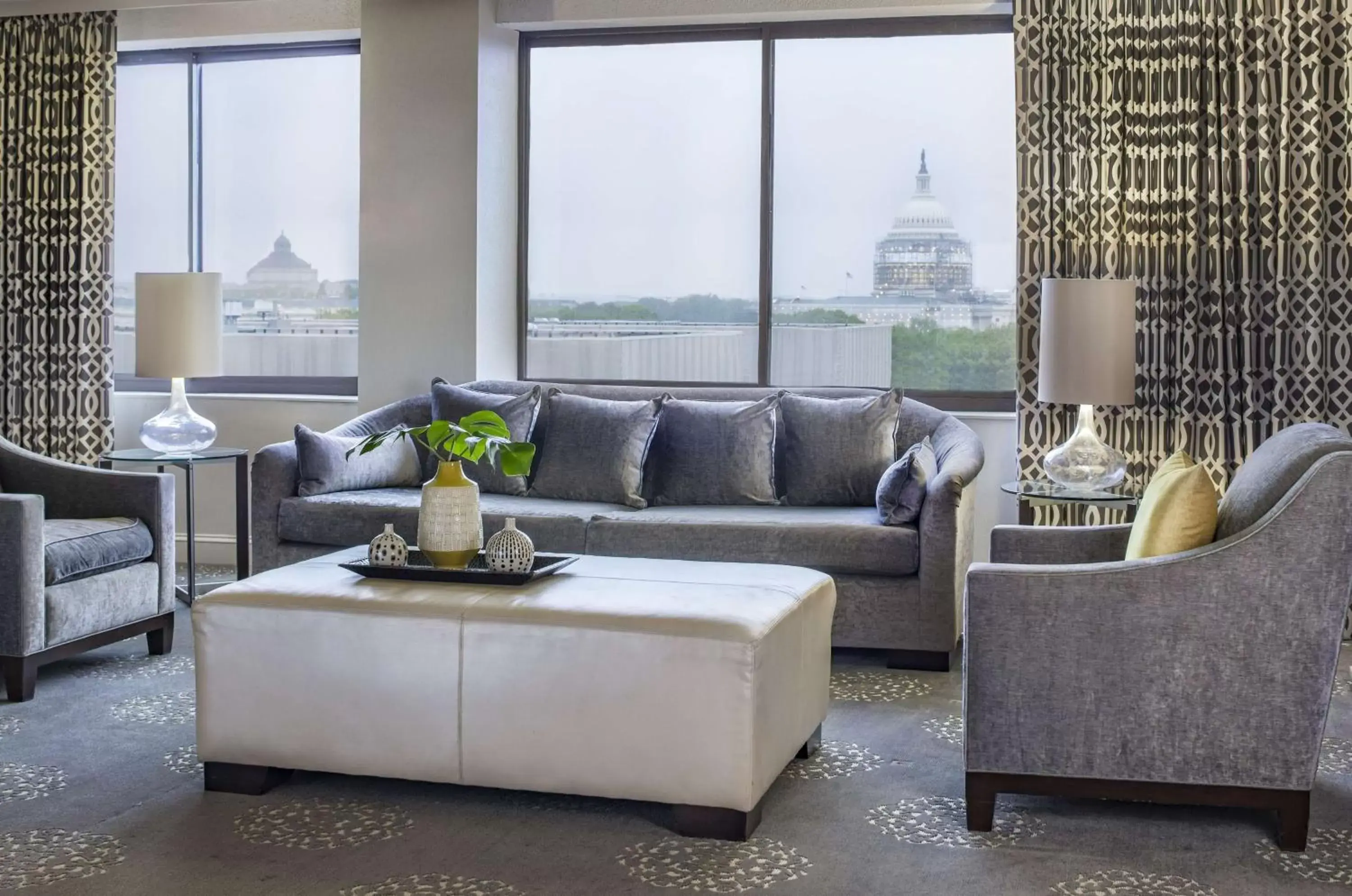 Living room, Seating Area in Hilton Washington DC Capitol Hill