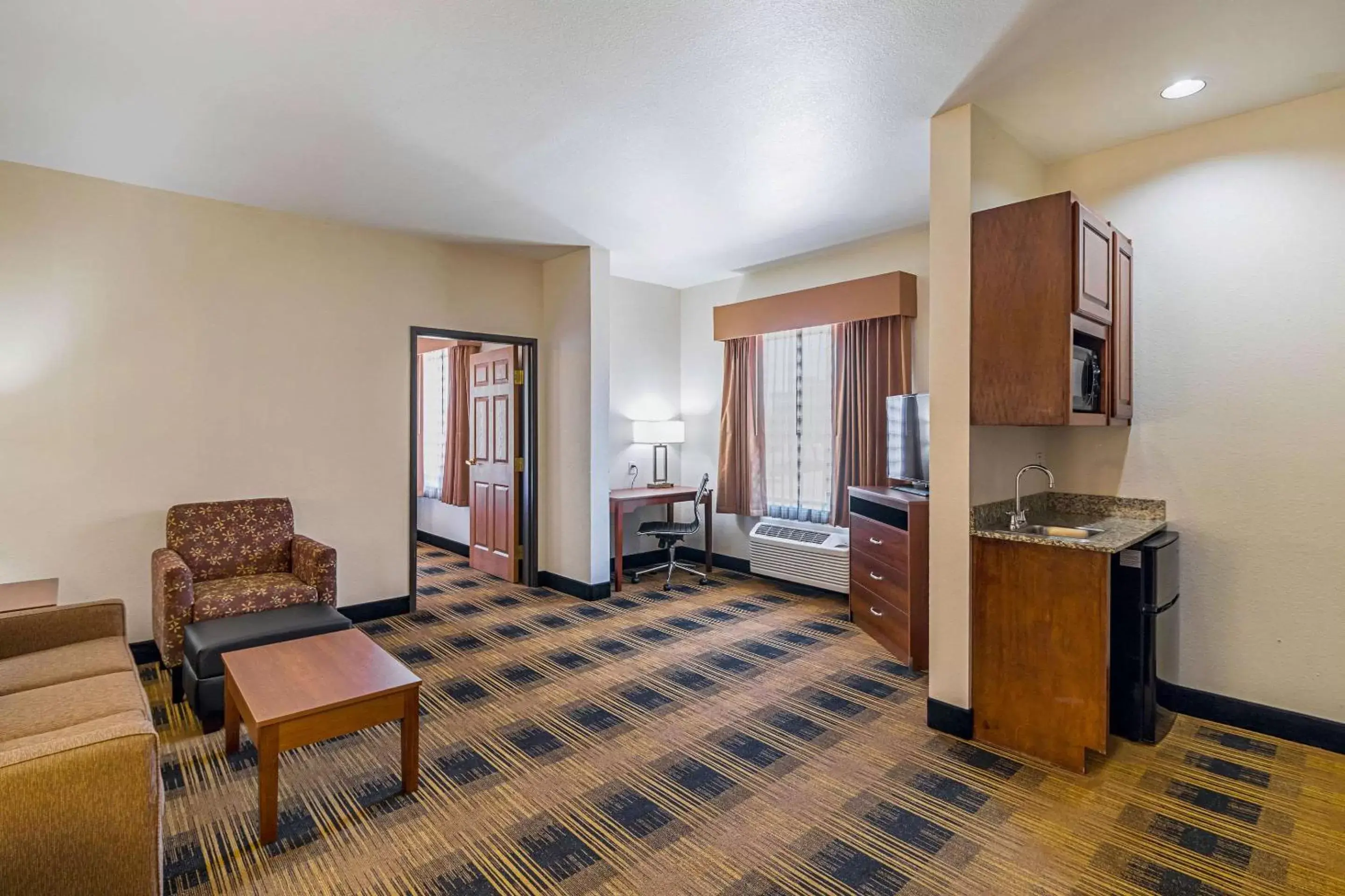 Photo of the whole room, Seating Area in Quality Inn & Suites