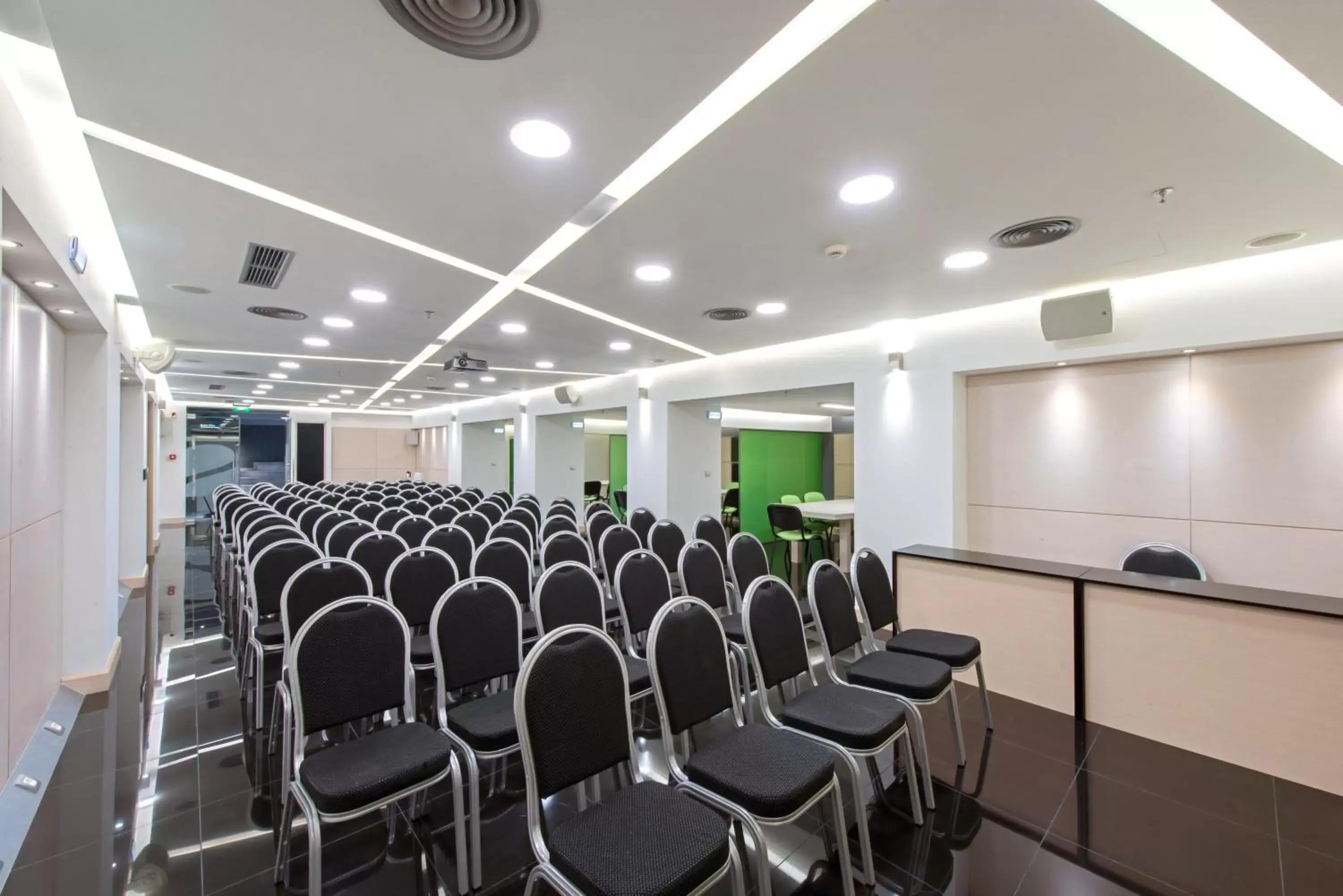Meeting/conference room in Semiramis City Hotel