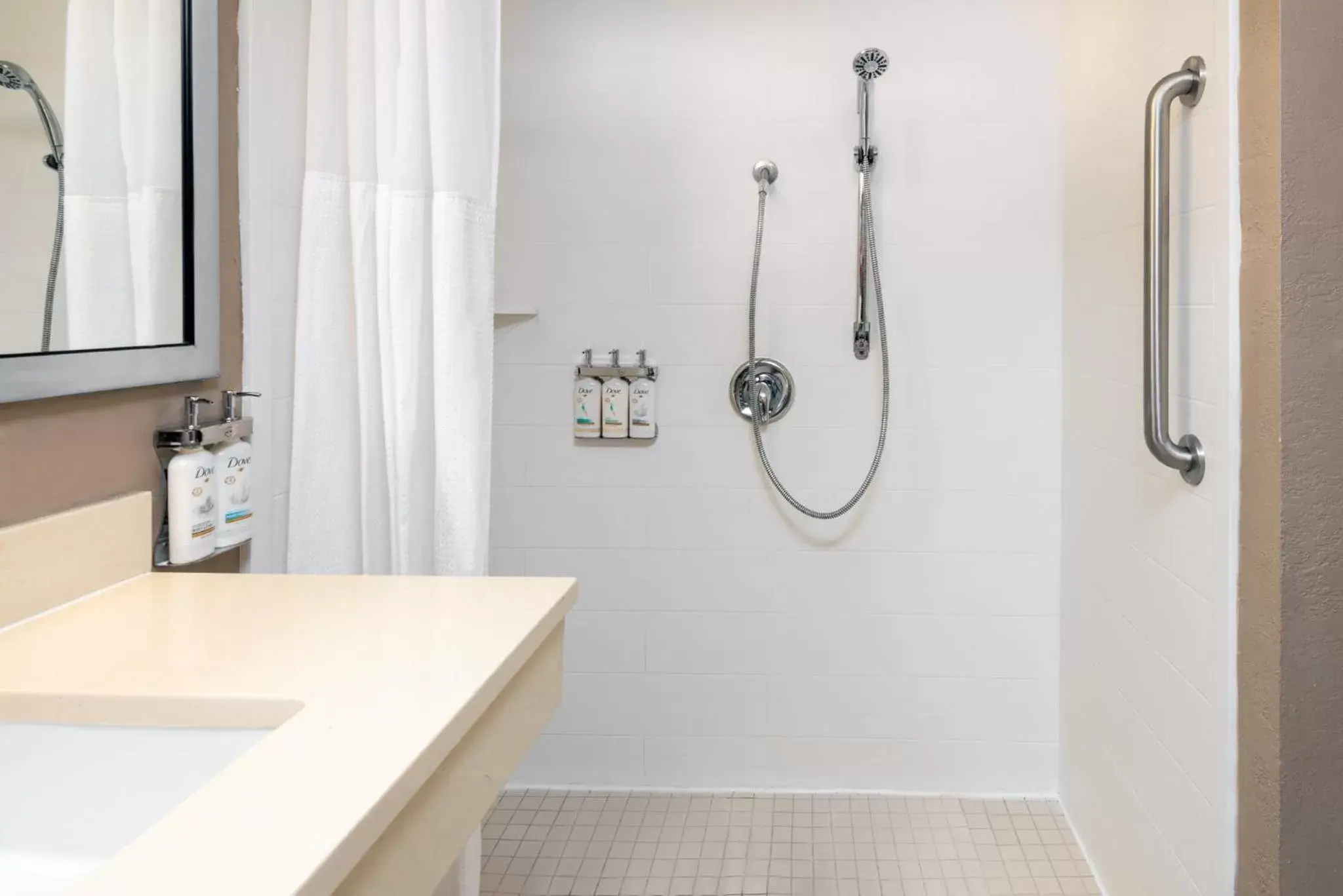 Photo of the whole room, Bathroom in Holiday Inn Miami-Doral Area, an IHG Hotel