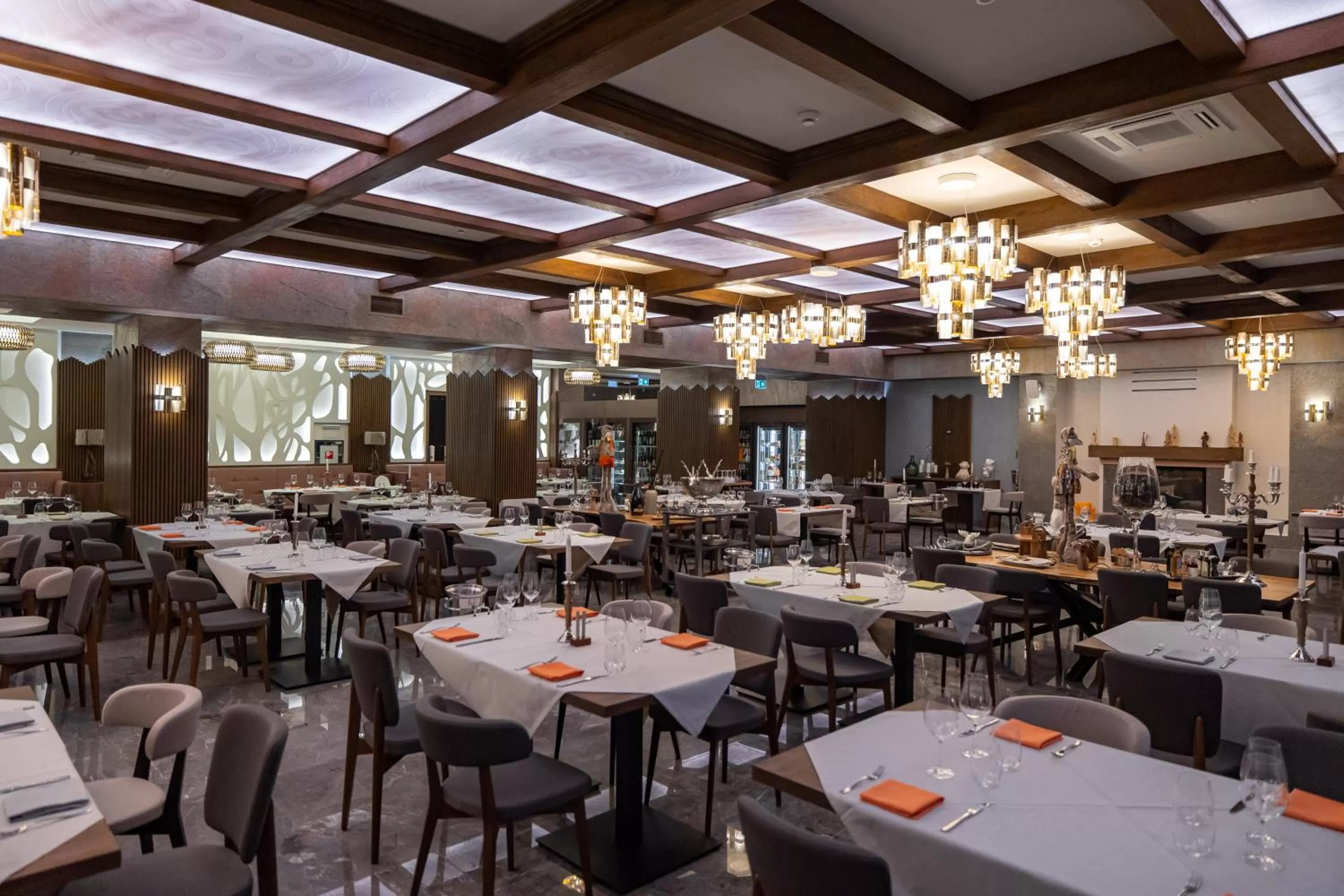 Restaurant/Places to Eat in Hotel Belmont