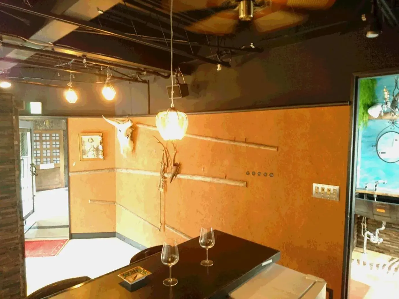 Kitchen or kitchenette, Bathroom in Yadoya Lodge