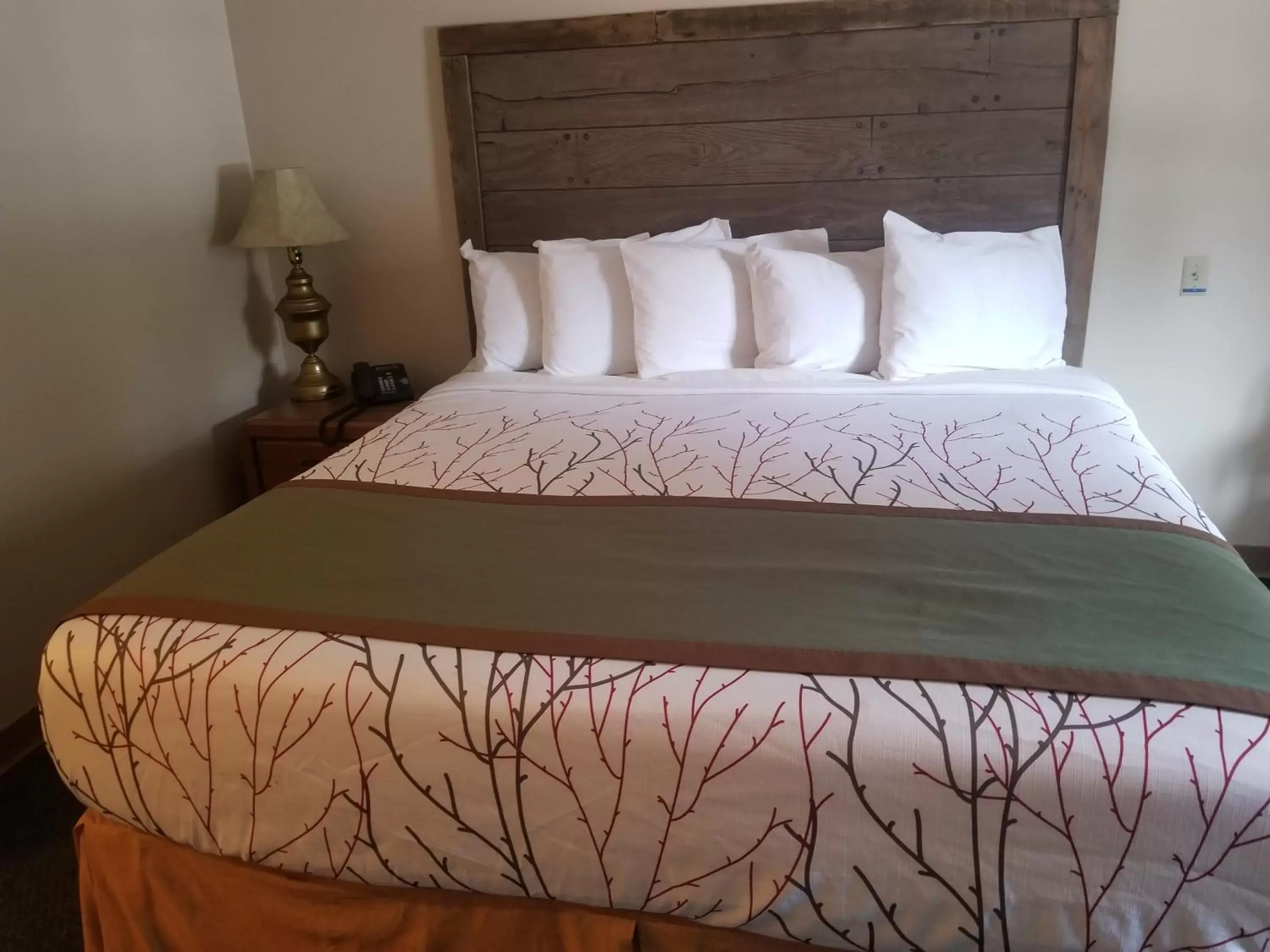 Bed in St. Croix Inn