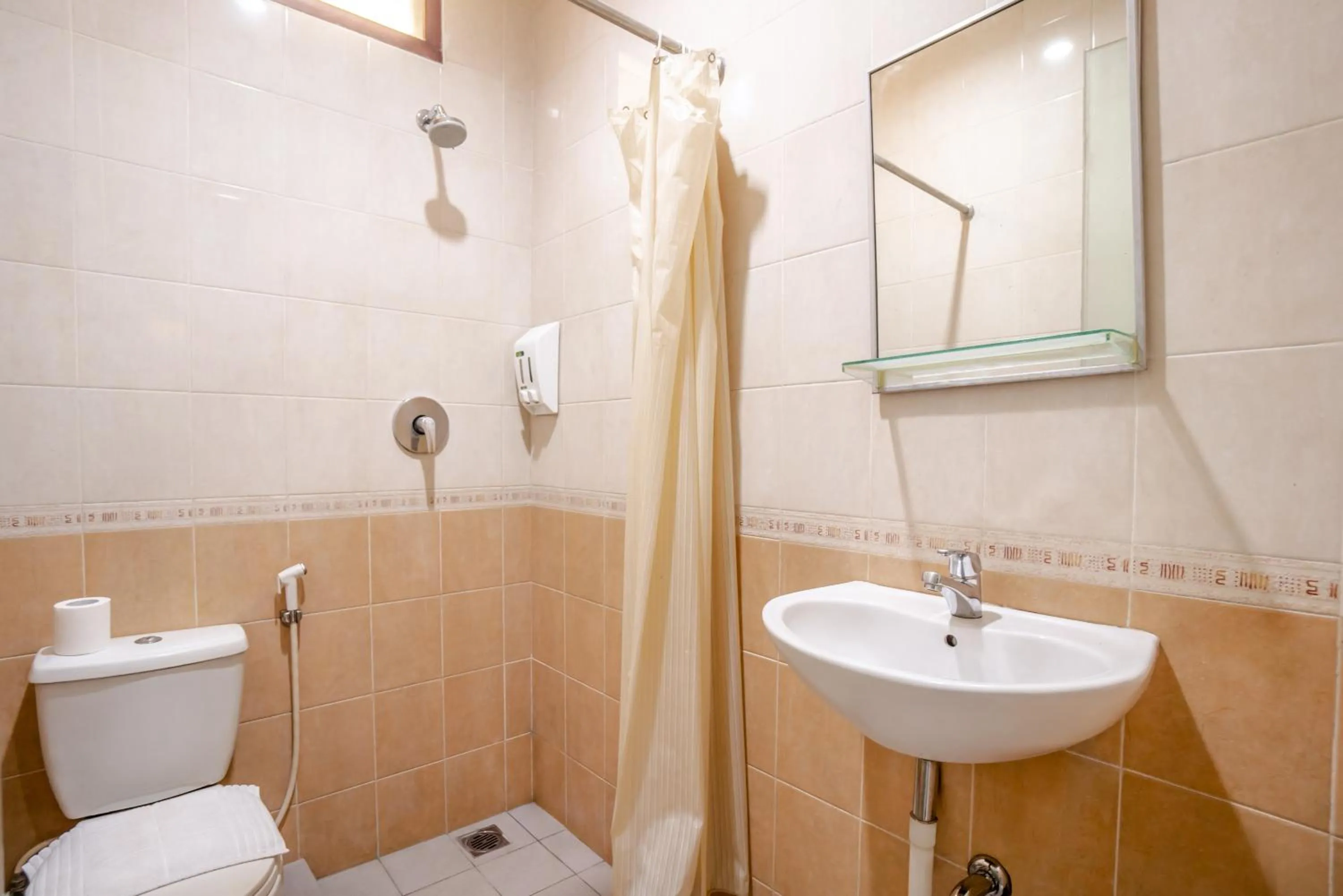 Bathroom in LeGreen Suite Setiabudi