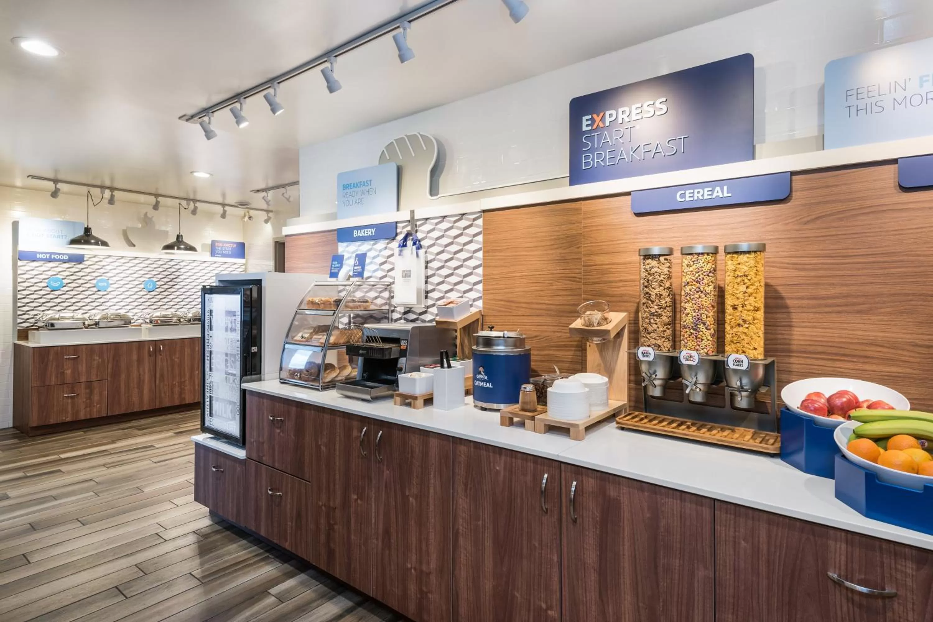 Breakfast in Holiday Inn Express Hotel & Suites 1000 Islands - Gananoque by IHG