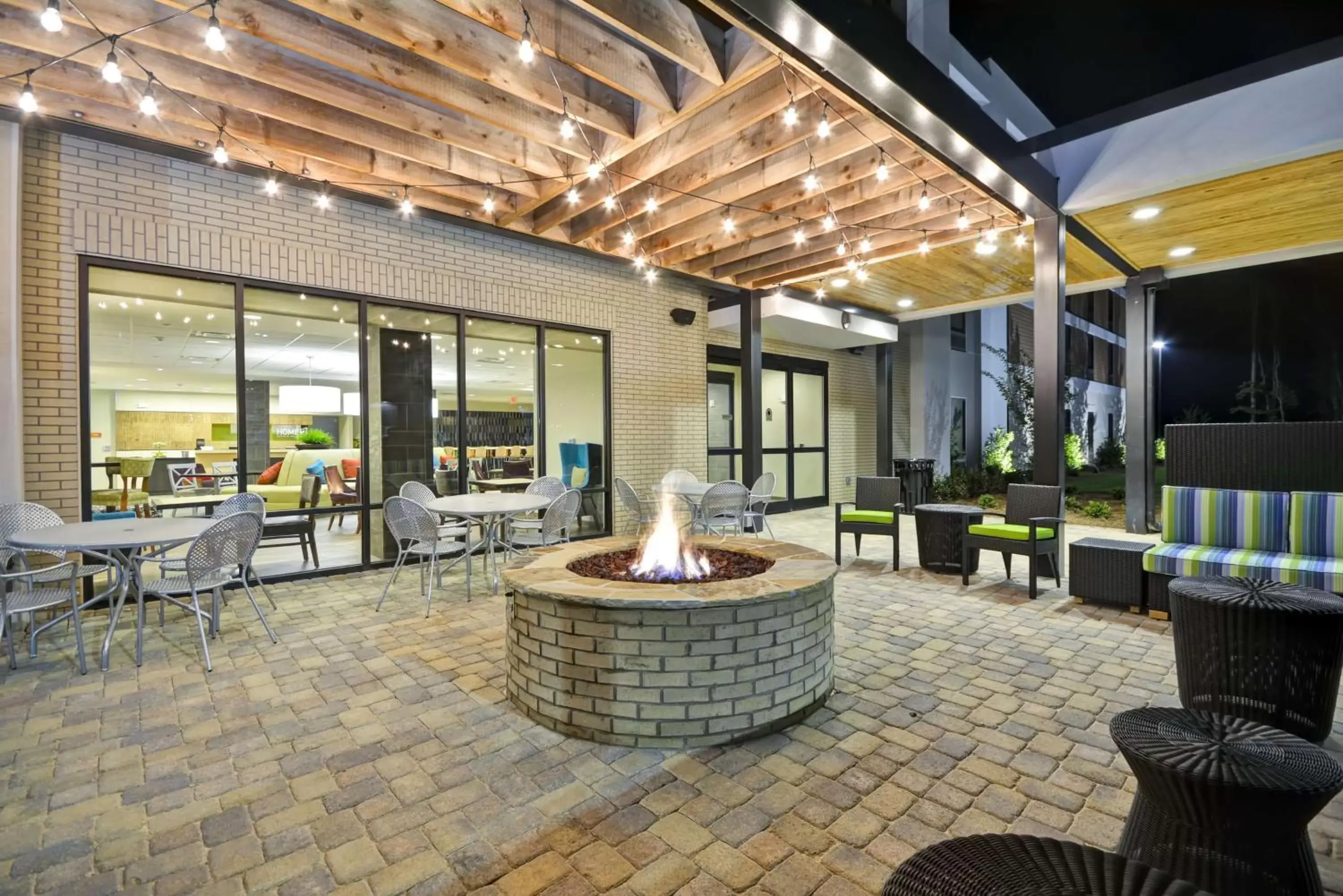 Patio, Restaurant/Places to Eat in Home2 Suites By Hilton Opelika Auburn