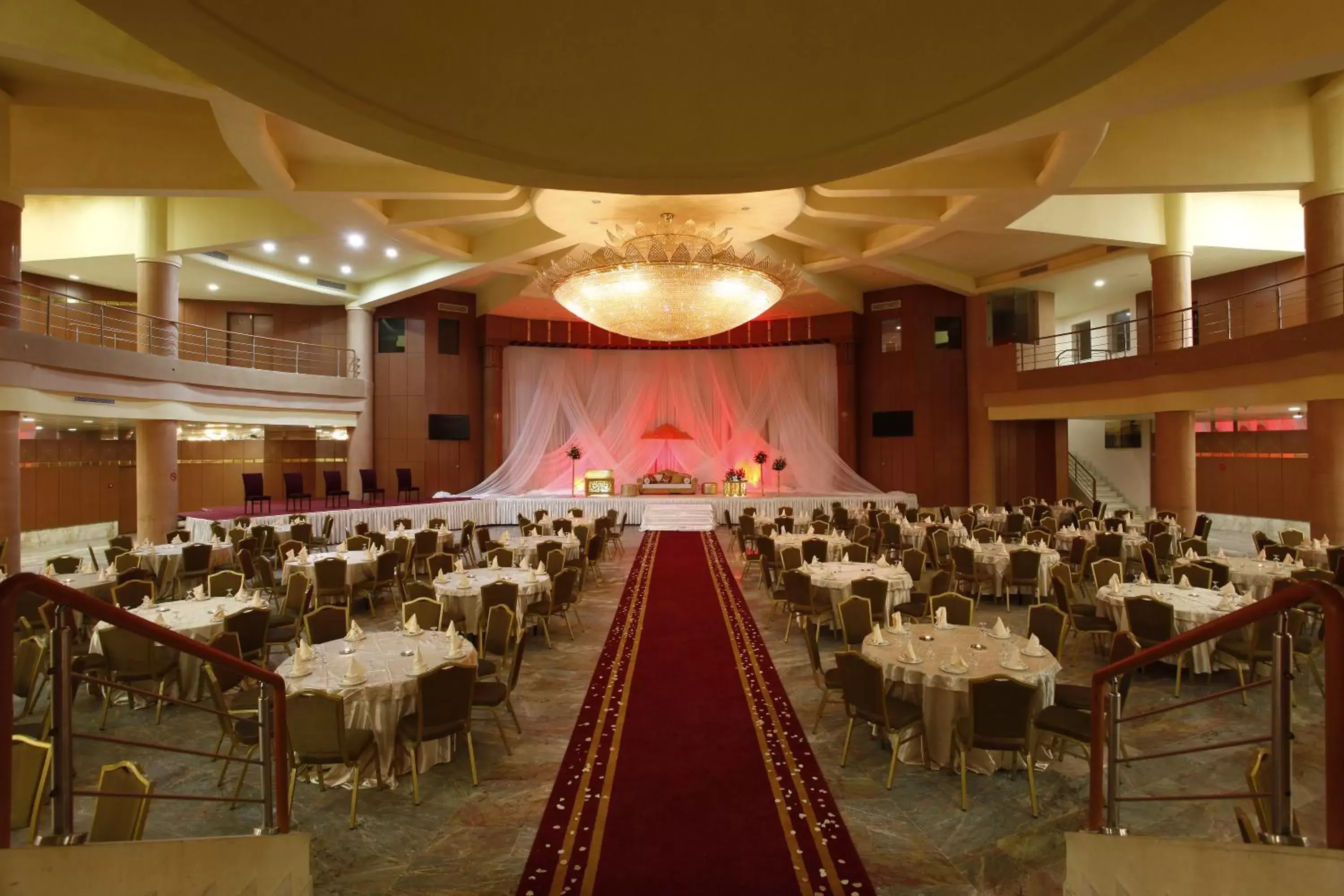 Business facilities, Restaurant/Places to Eat in Tunis Grand Hotel