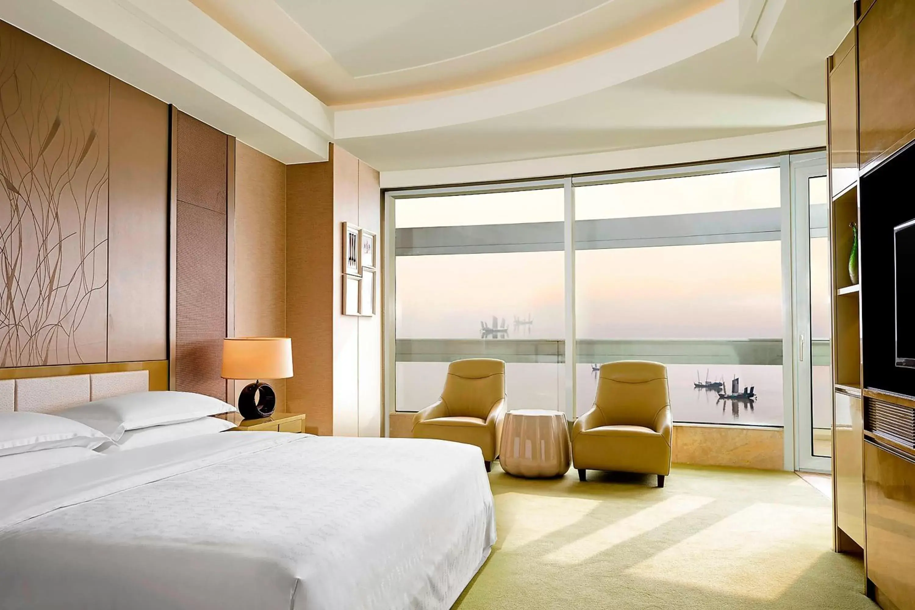 Photo of the whole room in Sheraton Huzhou Taihu Lake Hot Spring Resort & Spa