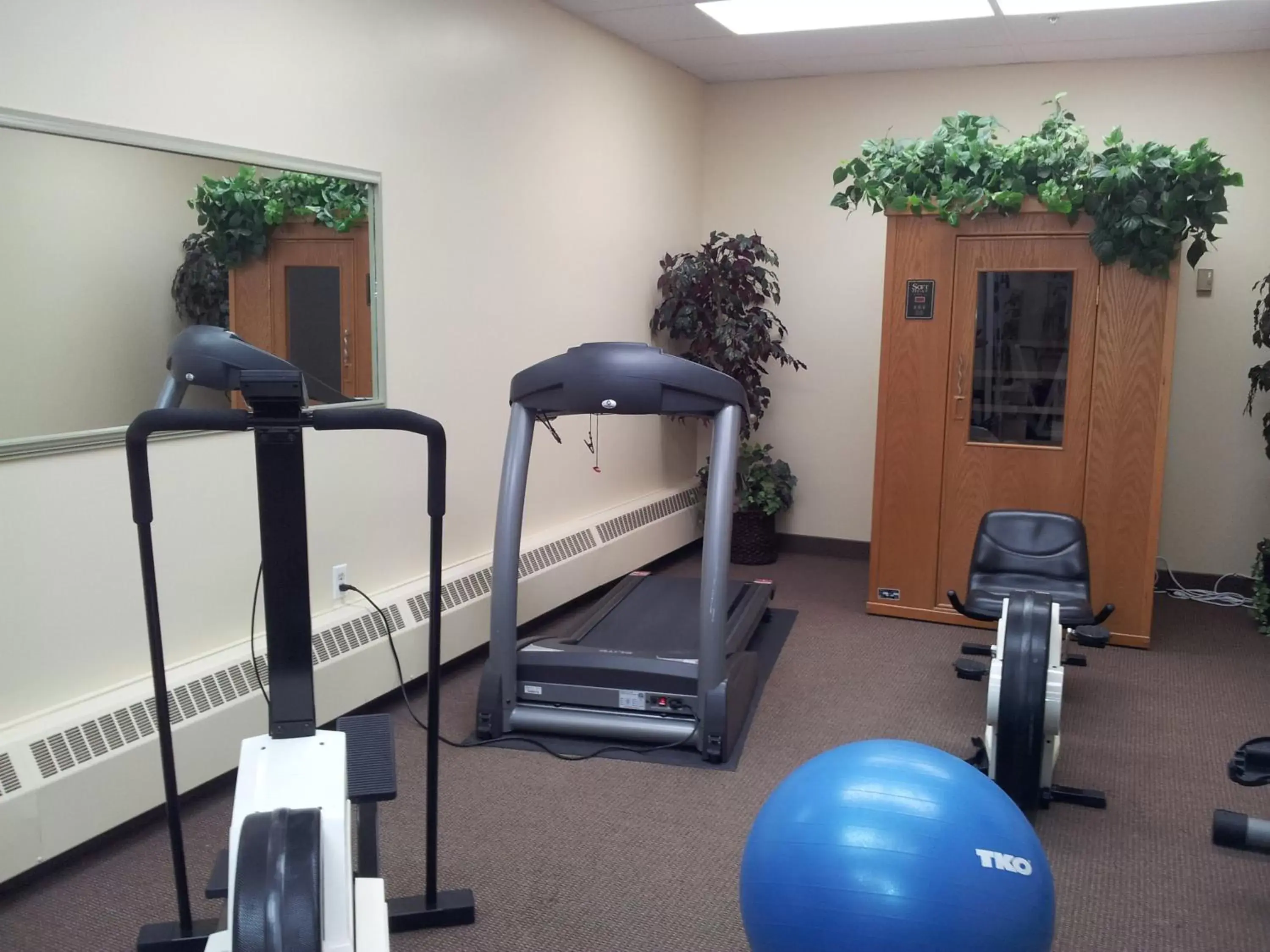 Fitness centre/facilities, Fitness Center/Facilities in Baymont by Wyndham Medicine Hat