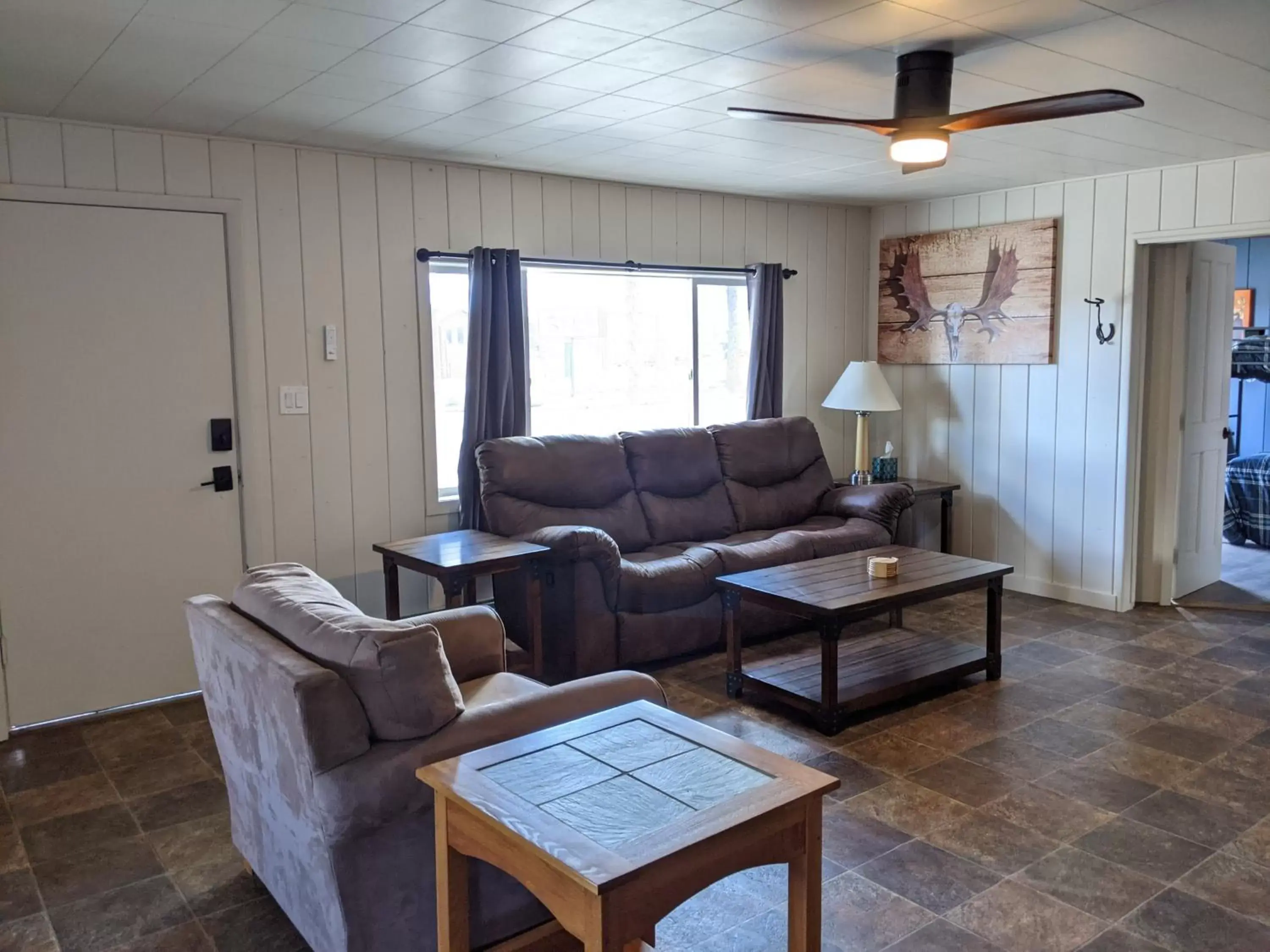 Seating Area in Slackwater Inn