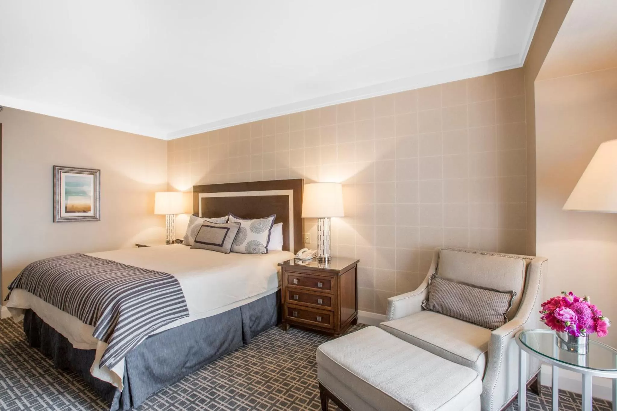 Bedroom, Bed in Omni Los Angeles Hotel