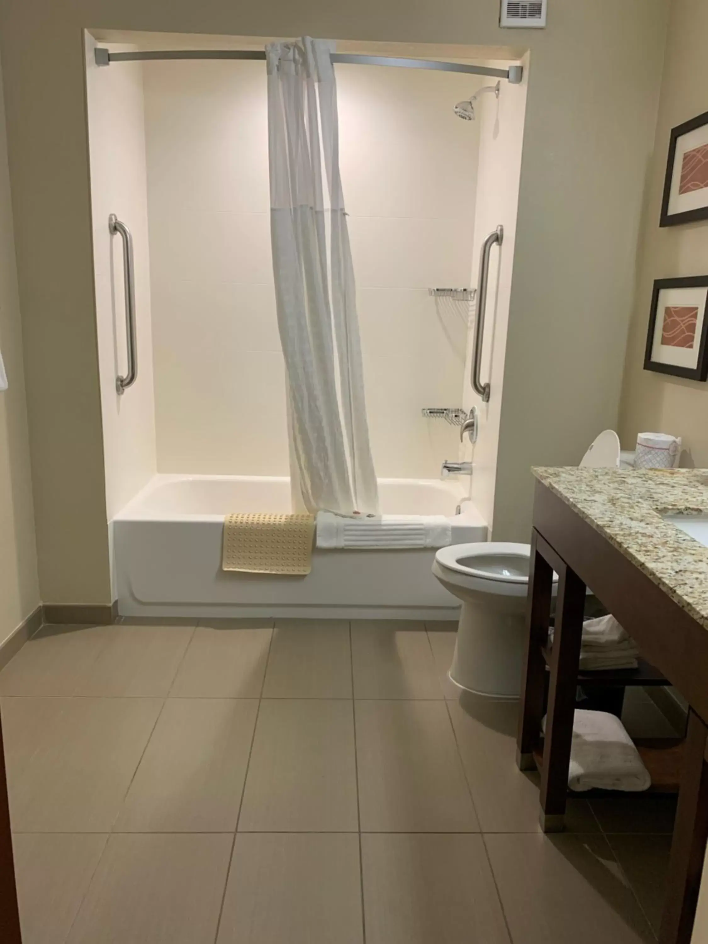Bathroom in Comfort Inn Naples East I-75