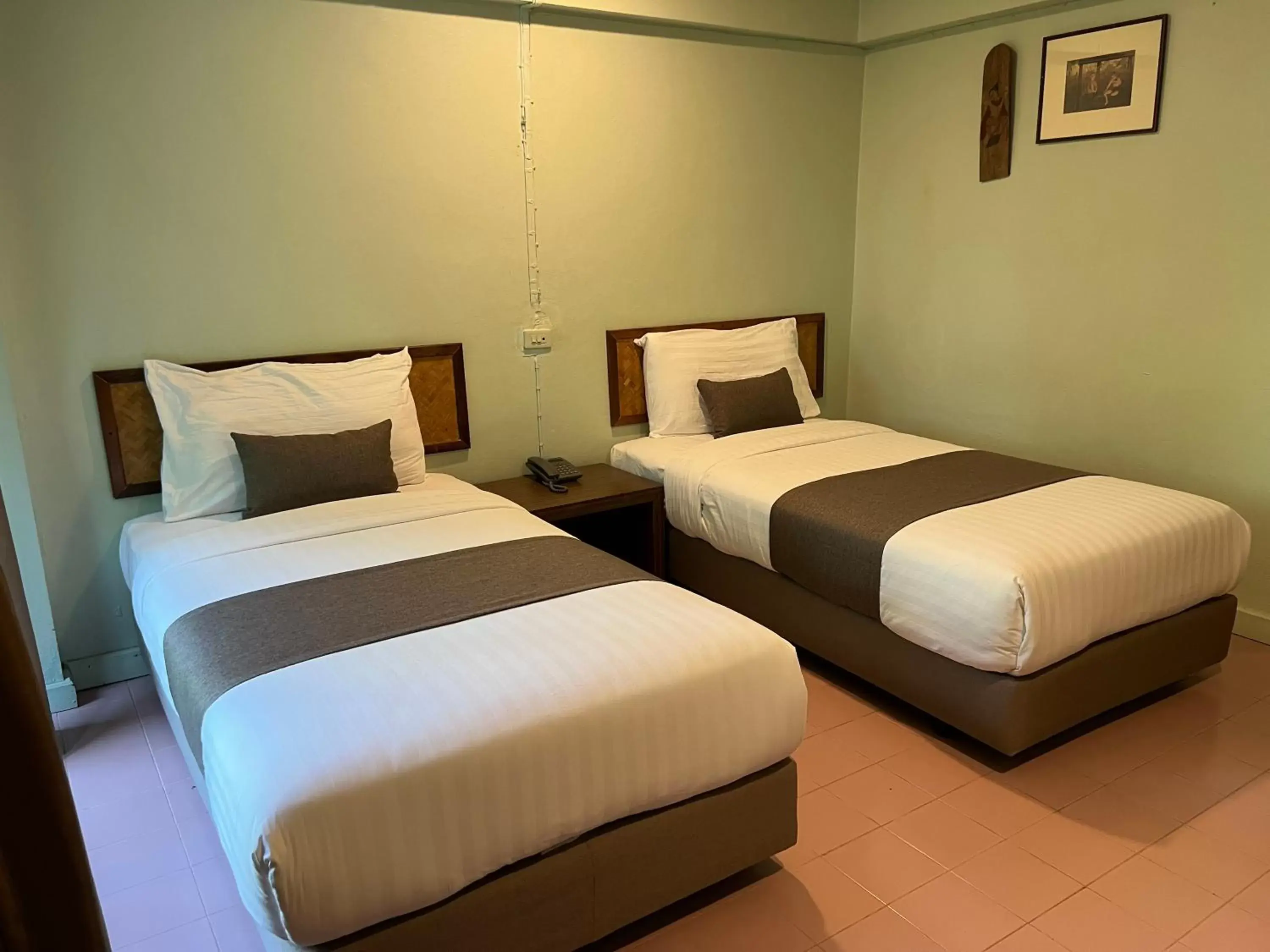 Property building, Bed in A Hotel Budget