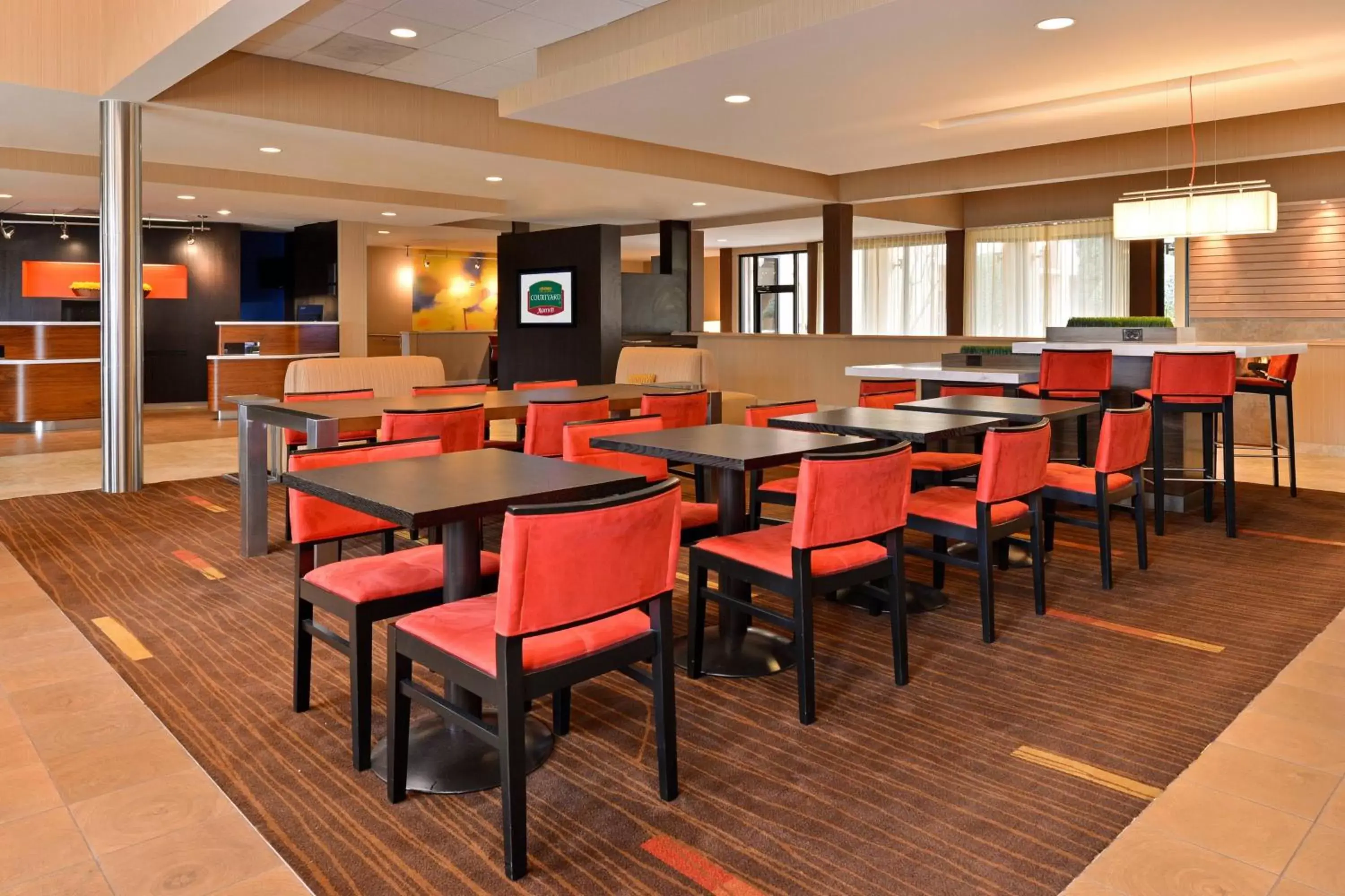 Lobby or reception, Restaurant/Places to Eat in Courtyard by Marriott Dallas Northwest