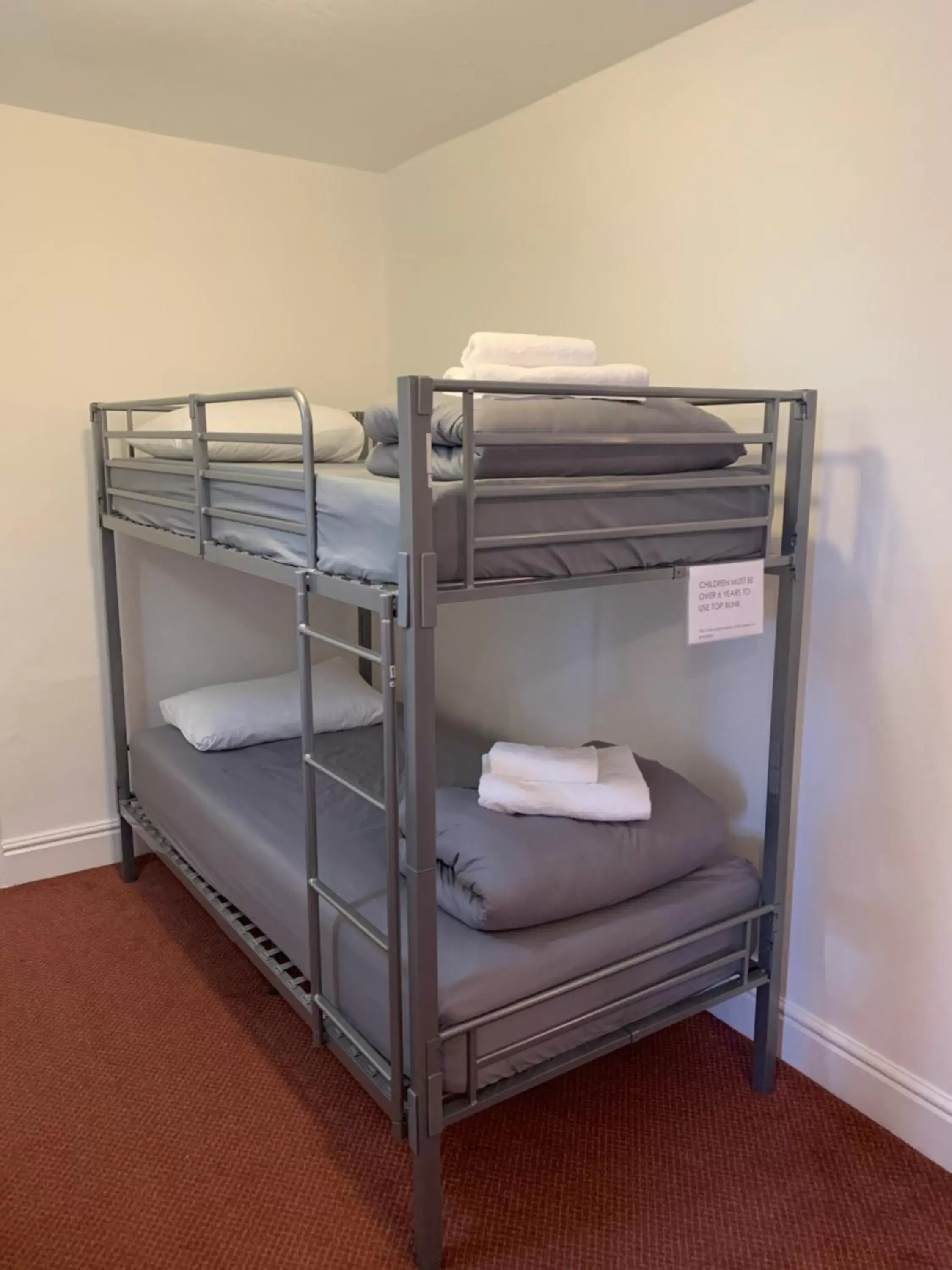 Bunk Bed in The Oriel Hotel