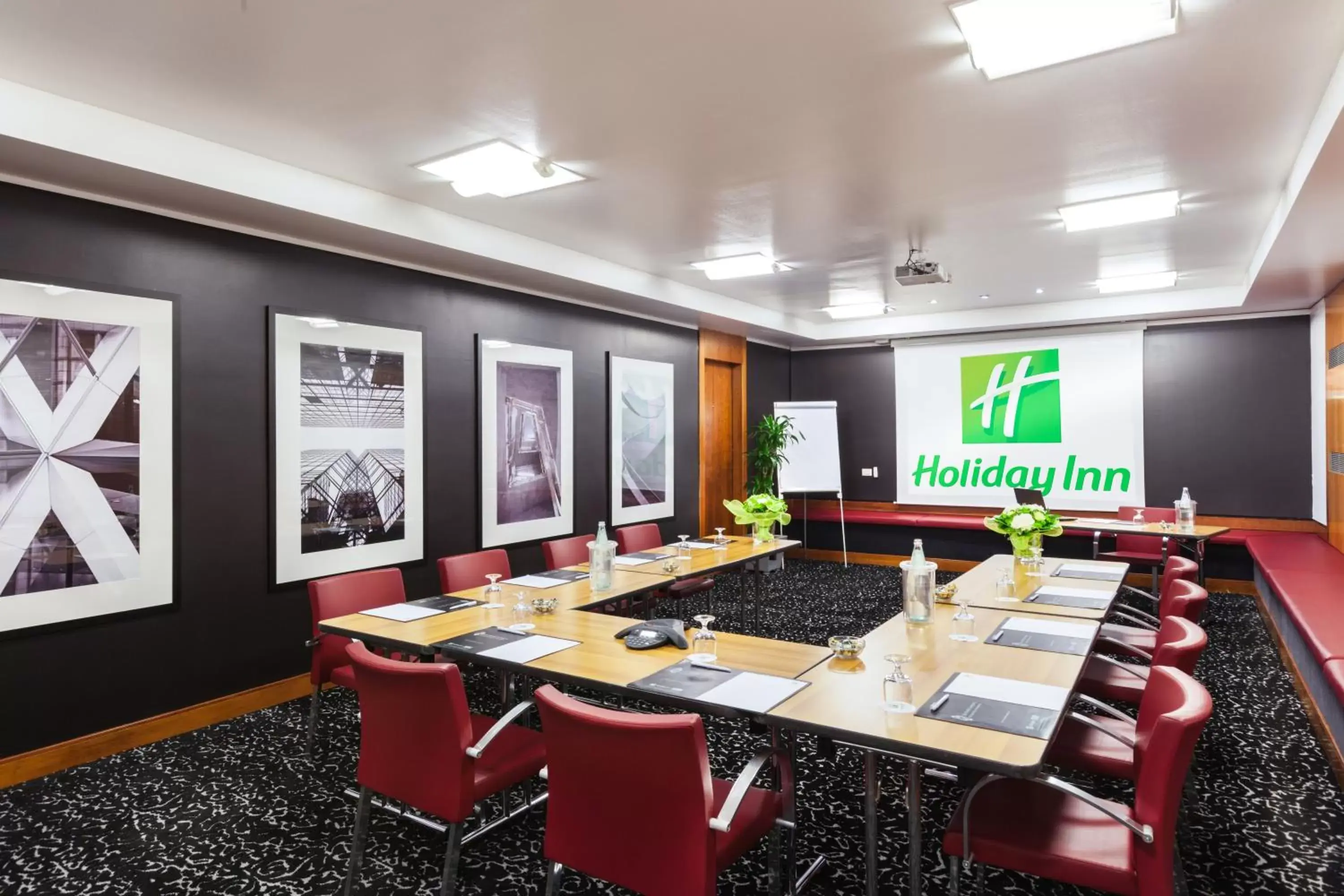 Meeting/conference room in Holiday Inn Milan Garibaldi Station, an IHG Hotel