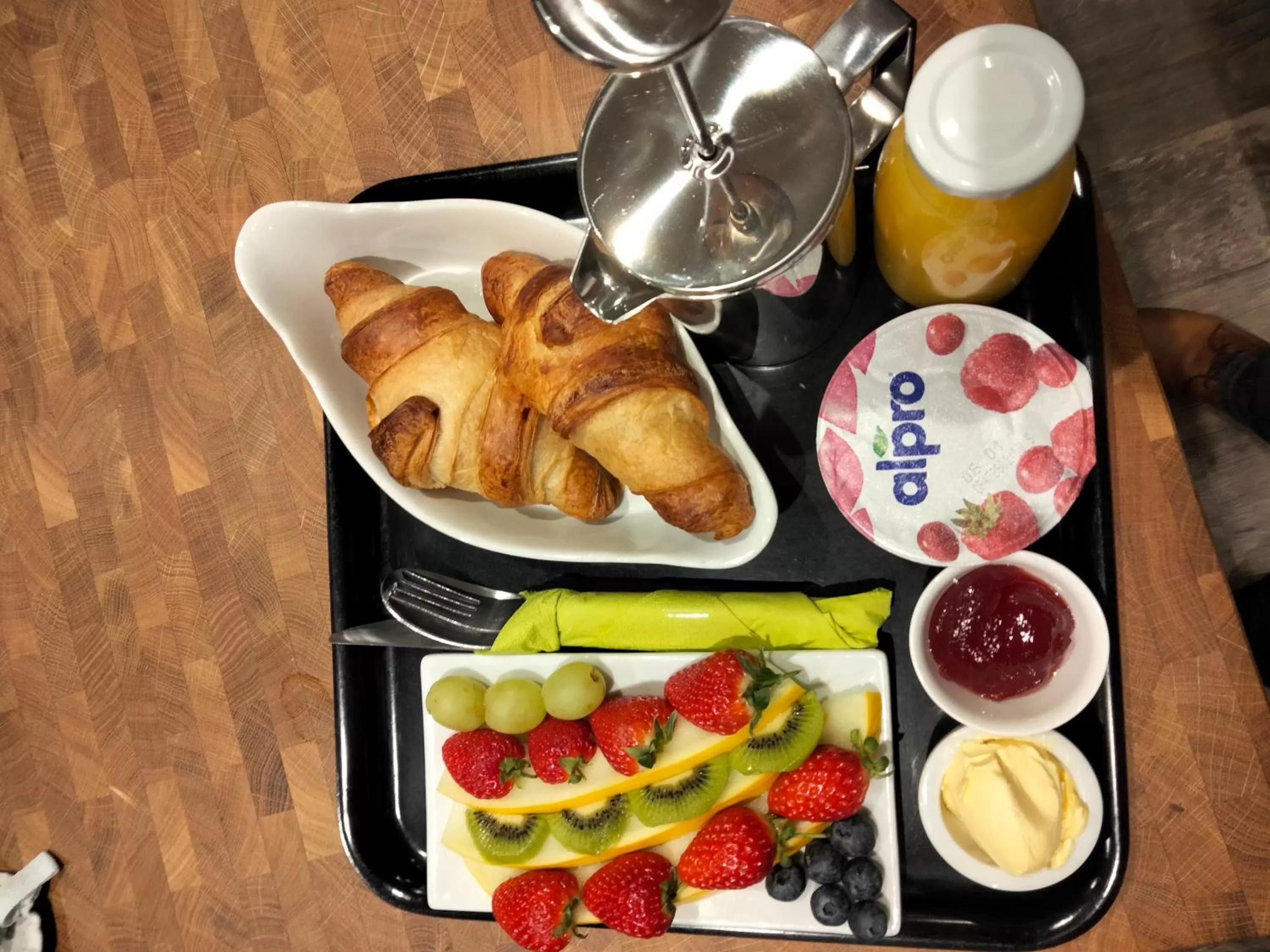 Continental breakfast in The Overlook Bed and Breakfast