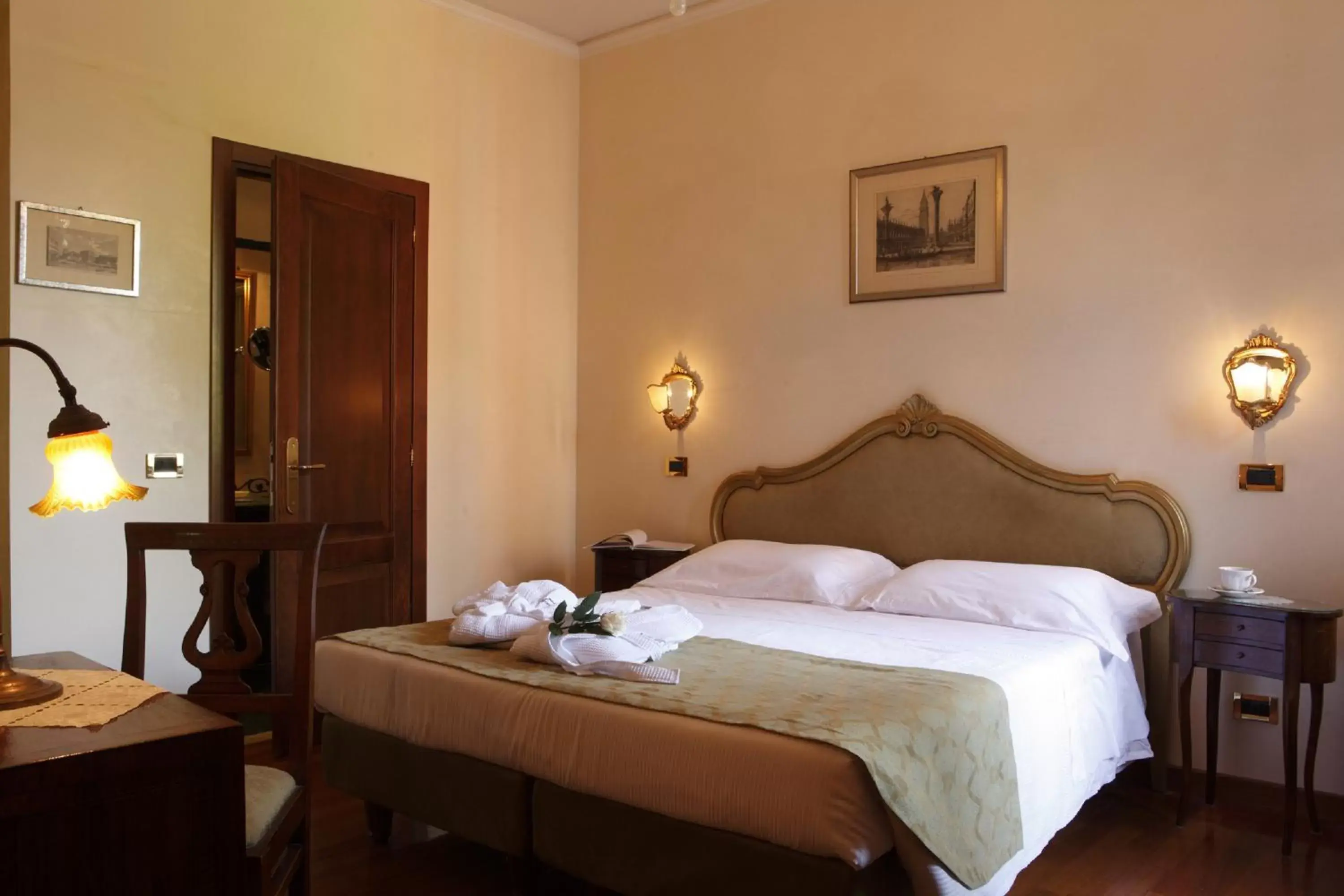 Junior Suite in Pensione Accademia - Villa Maravege