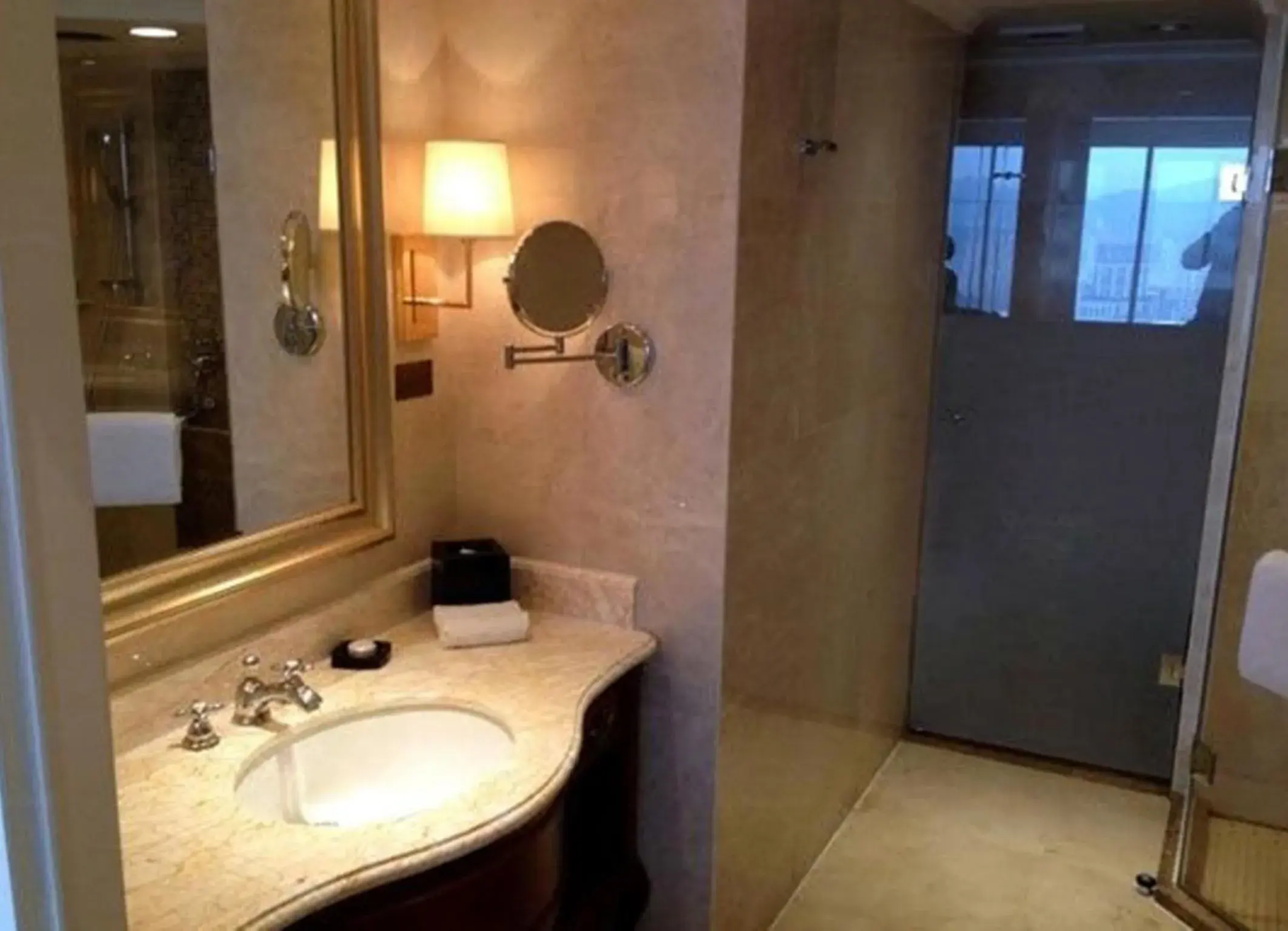 Bathroom in Guiyang Kempinski Hotel