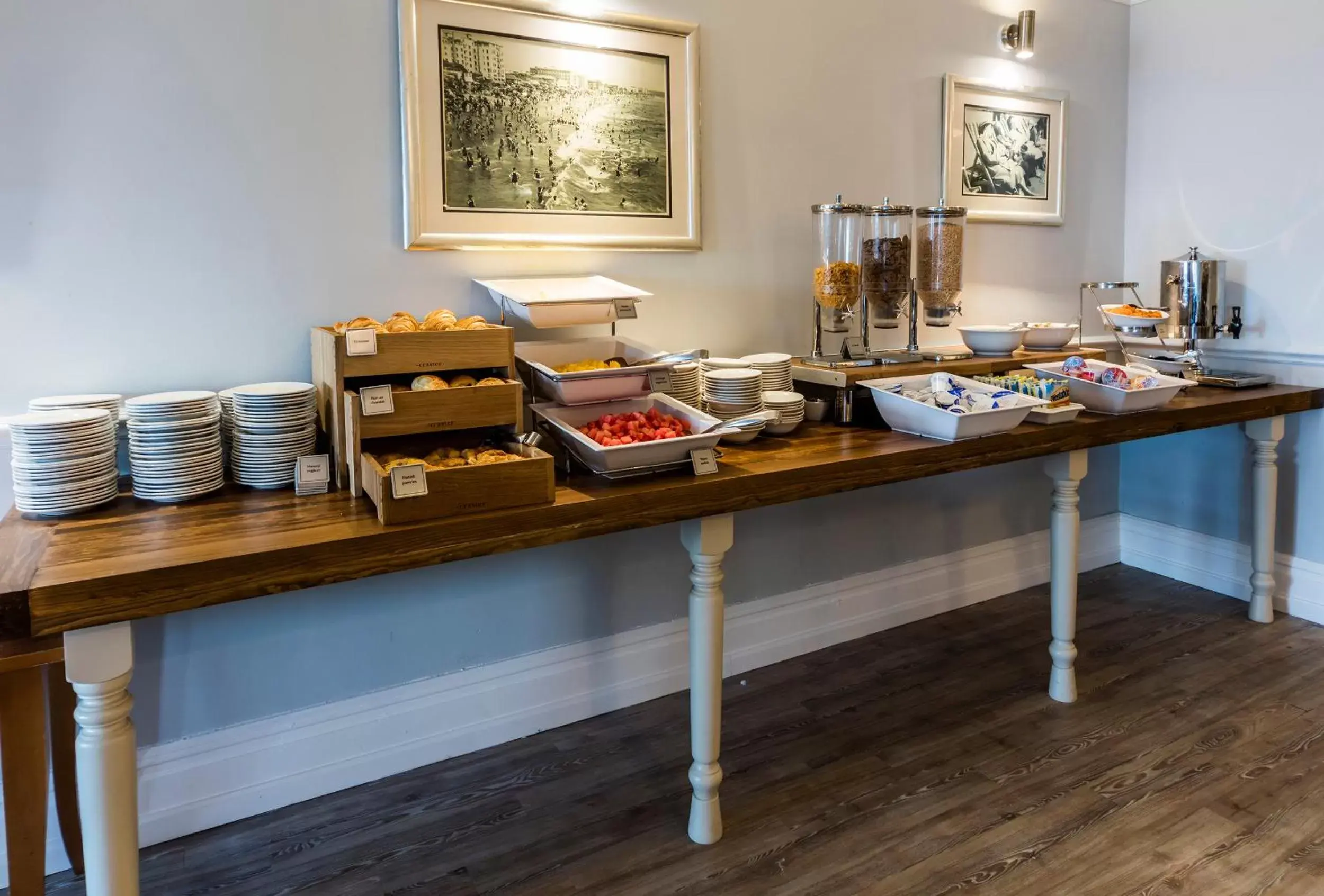 Restaurant/places to eat in The Old Ship Hotel Restaurant/places to eat in The Old Ship Hotel