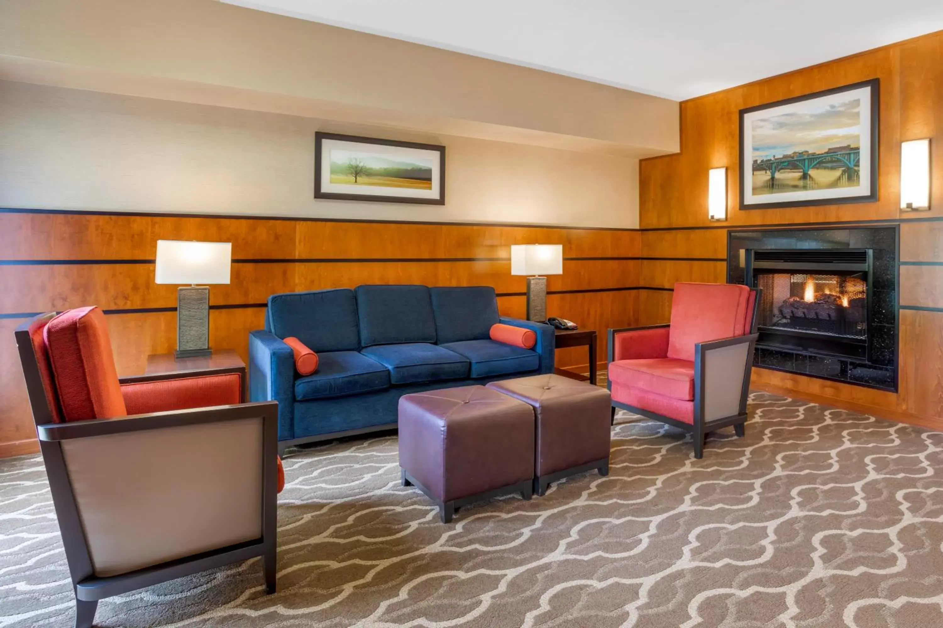 Living room, Seating Area in Comfort Suites North Knoxville