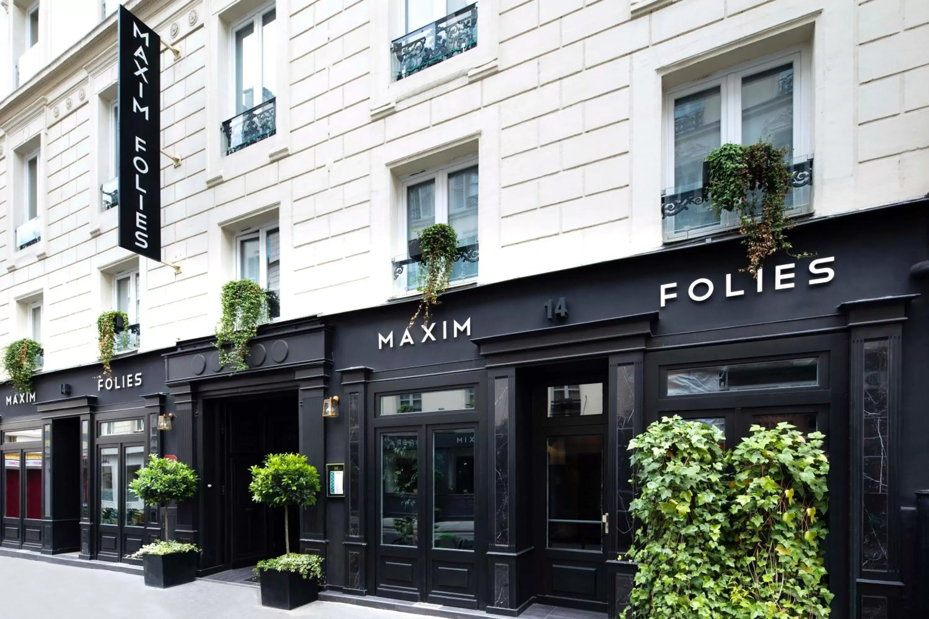 Facade/entrance in Hôtel Maxim Folies