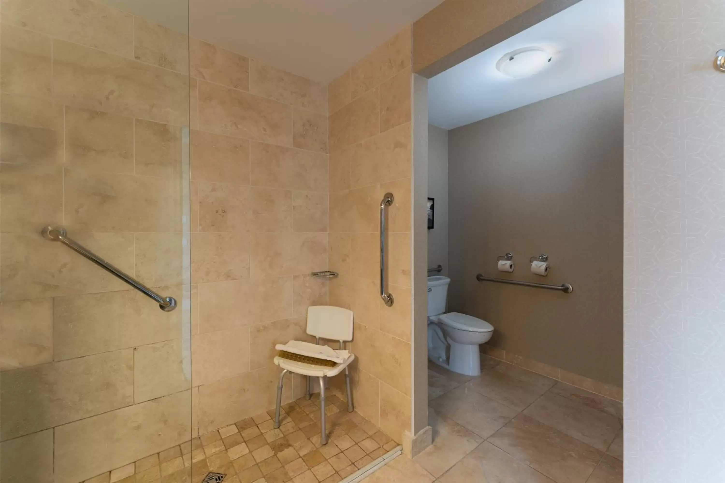 Shower, Bathroom in Prestige Oceanfront Resort, WorldHotels Luxury