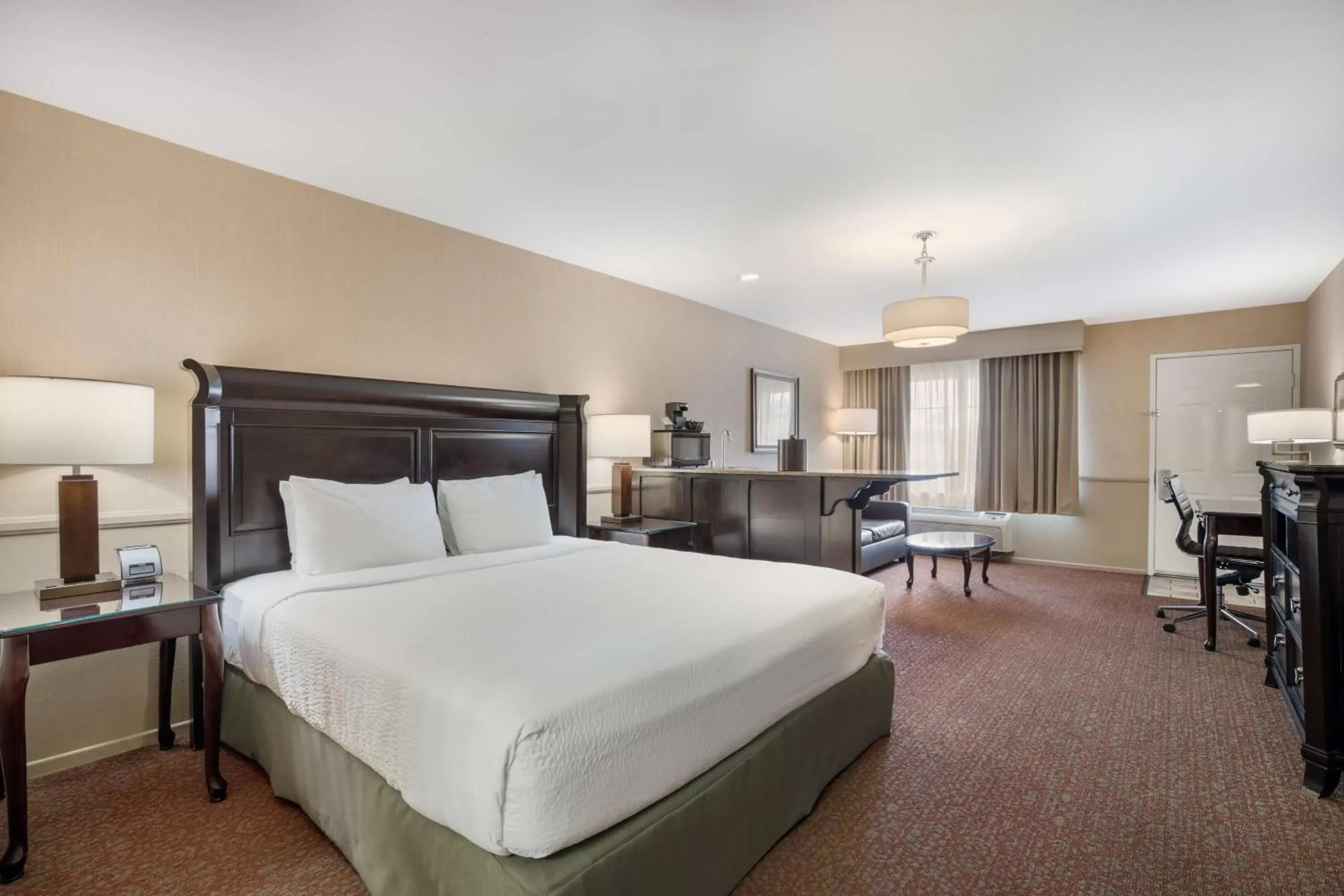 Bedroom, Bed in Best Western Corona Hotel & Suites