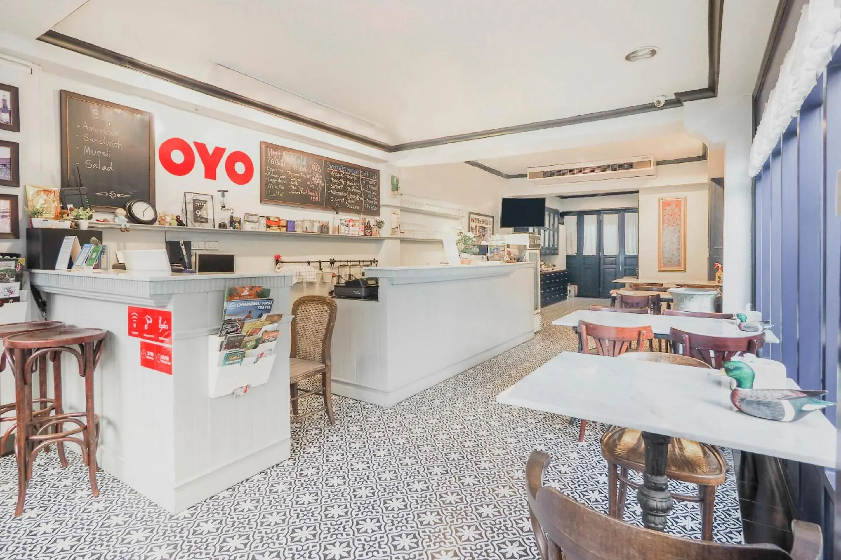 Restaurant/Places to Eat in OYO 899 Villa De Hun