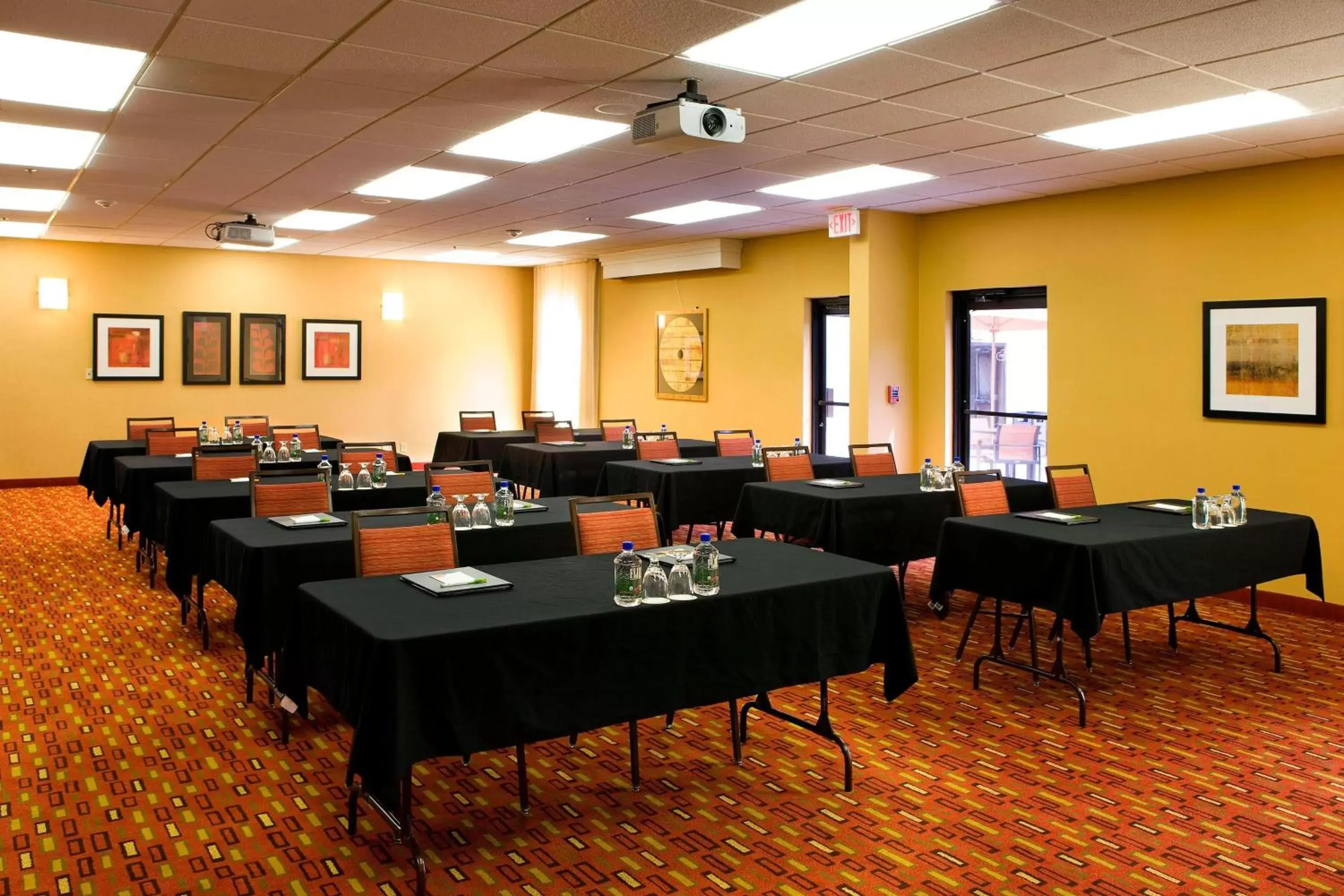 Meeting/conference room in Courtyard Sacramento Airport Natomas