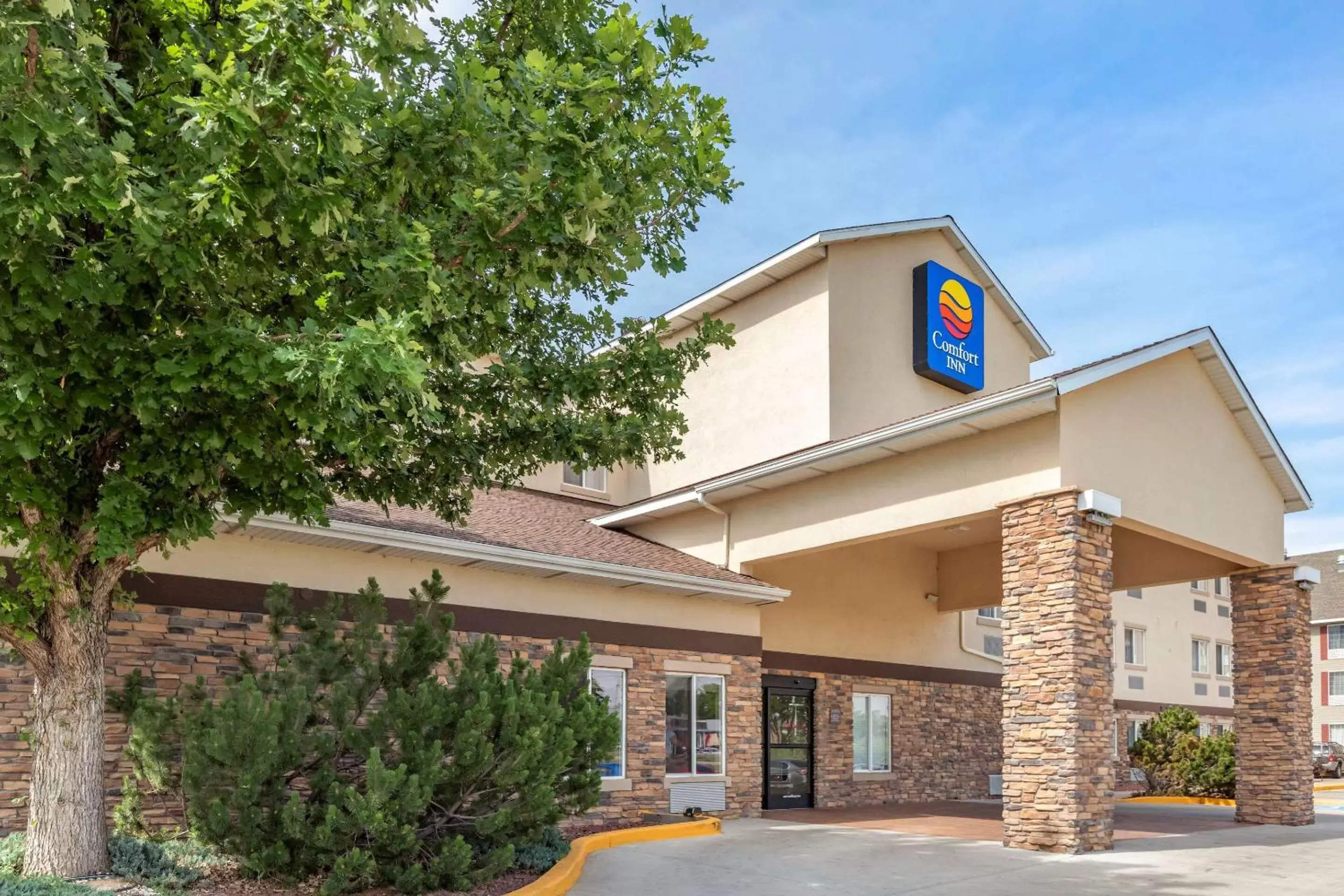 Property Building in Comfort Inn & Suites Greeley