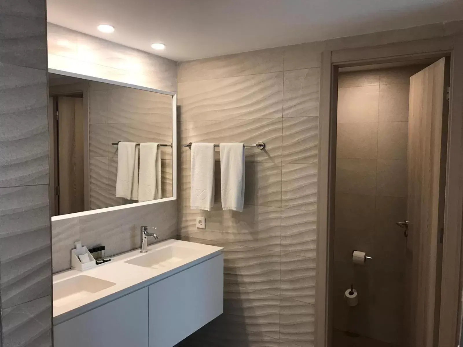 Toilet, Bathroom in Diamant Hotel & Aparthotel