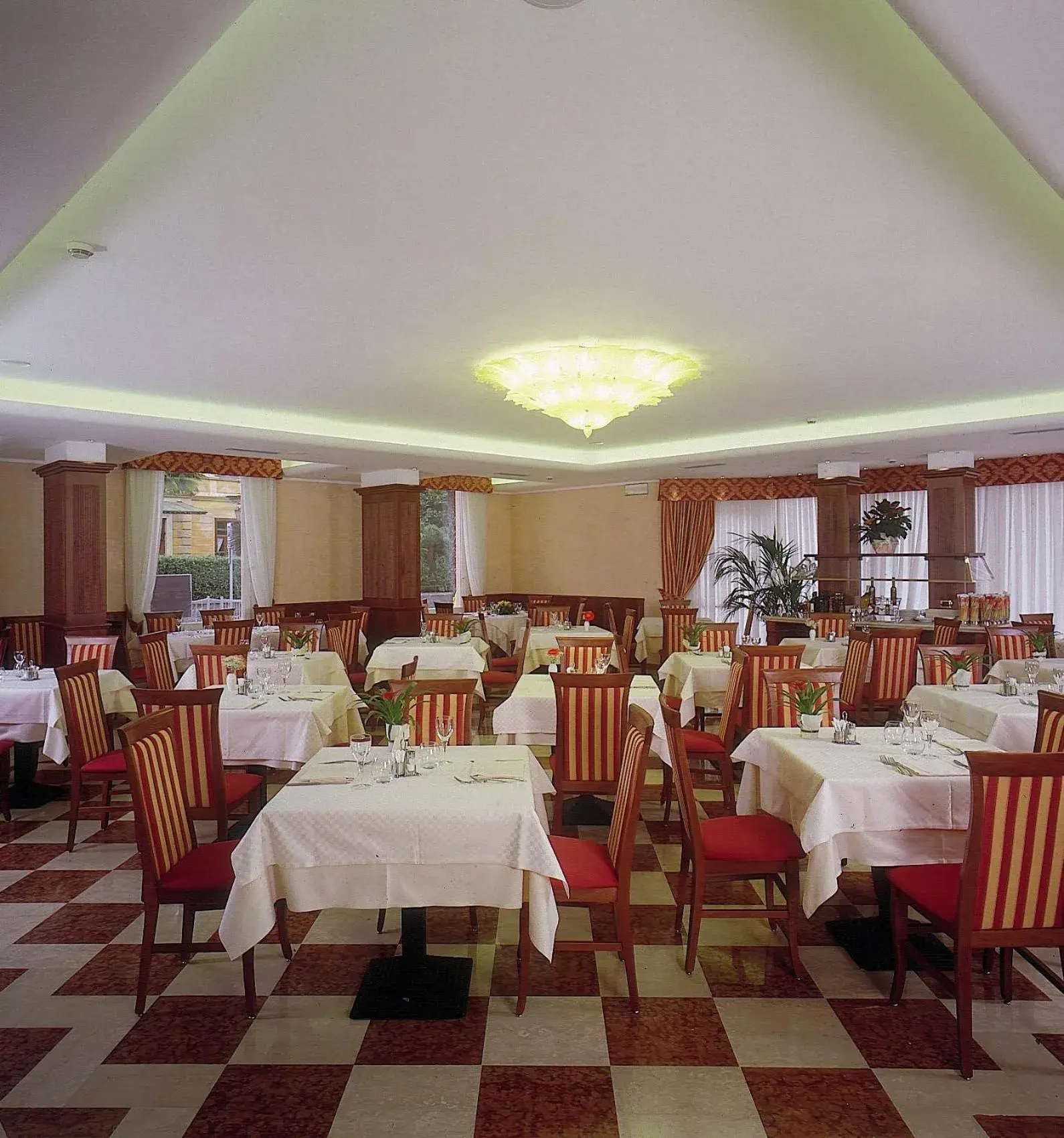 Restaurant/Places to Eat in Hotel Olivo