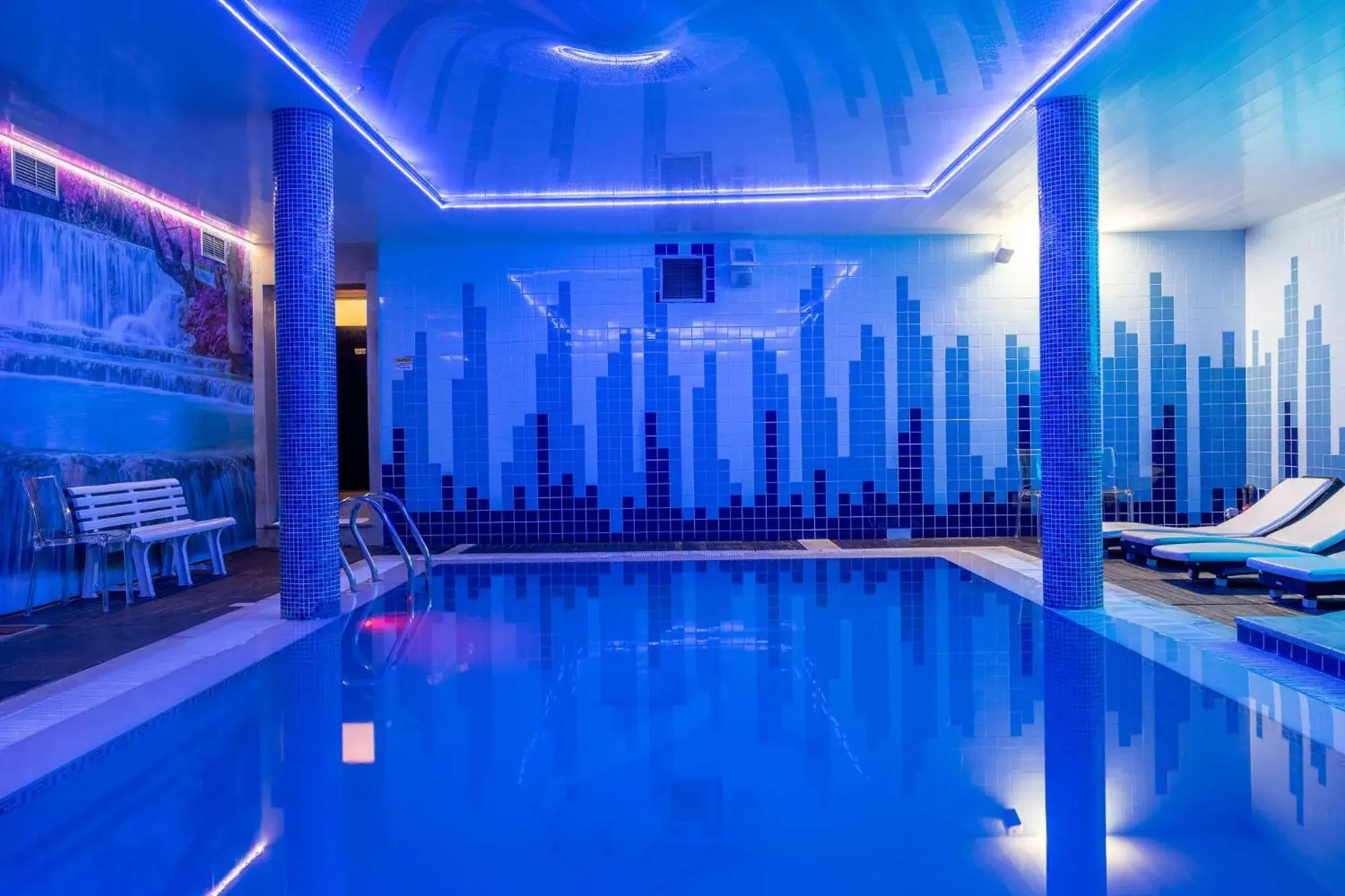 Swimming Pool in Hotel de Ilhavo Plaza & Spa