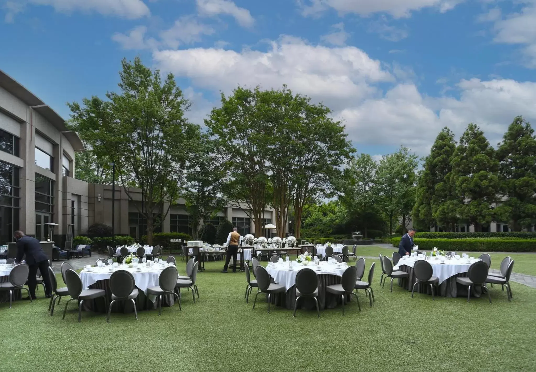 Meeting/conference room, Restaurant/Places to Eat in InterContinental Buckhead Atlanta, an IHG Hotel