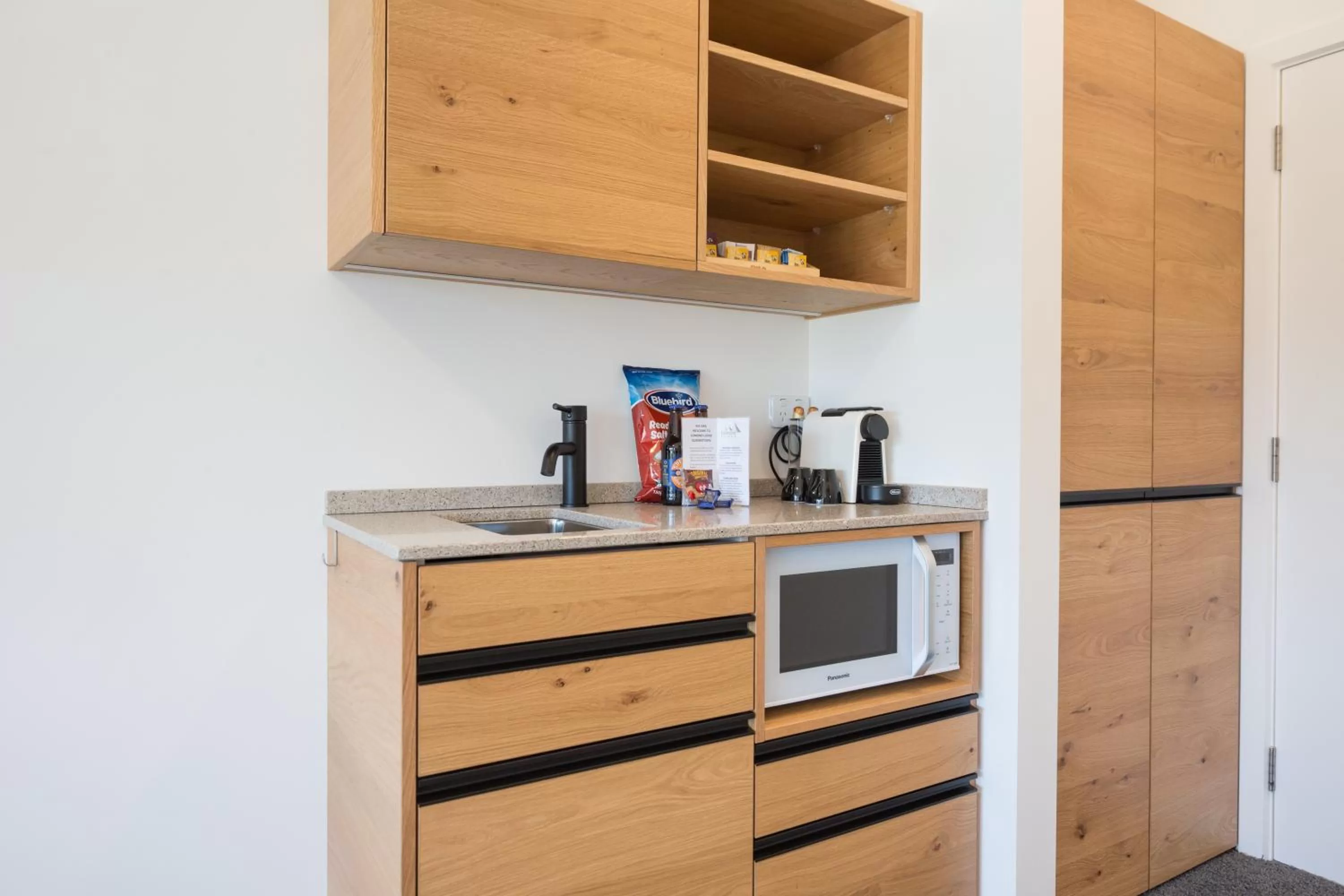 Kitchen or kitchenette in Lomond Lodge Motel & Apartments